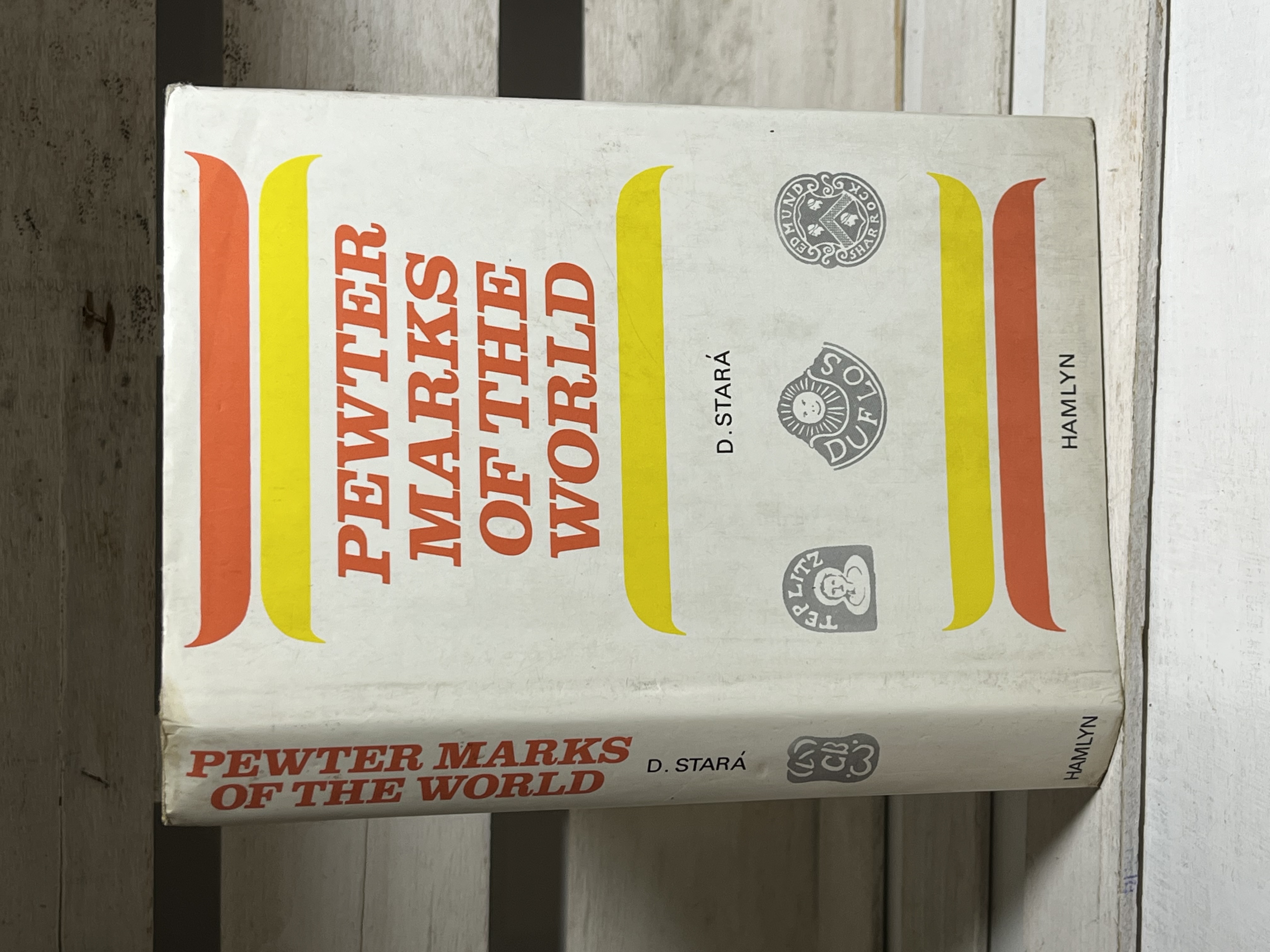 ŽIGOVI NA KALAJISANOM POSUĐU (katalog na eng.)