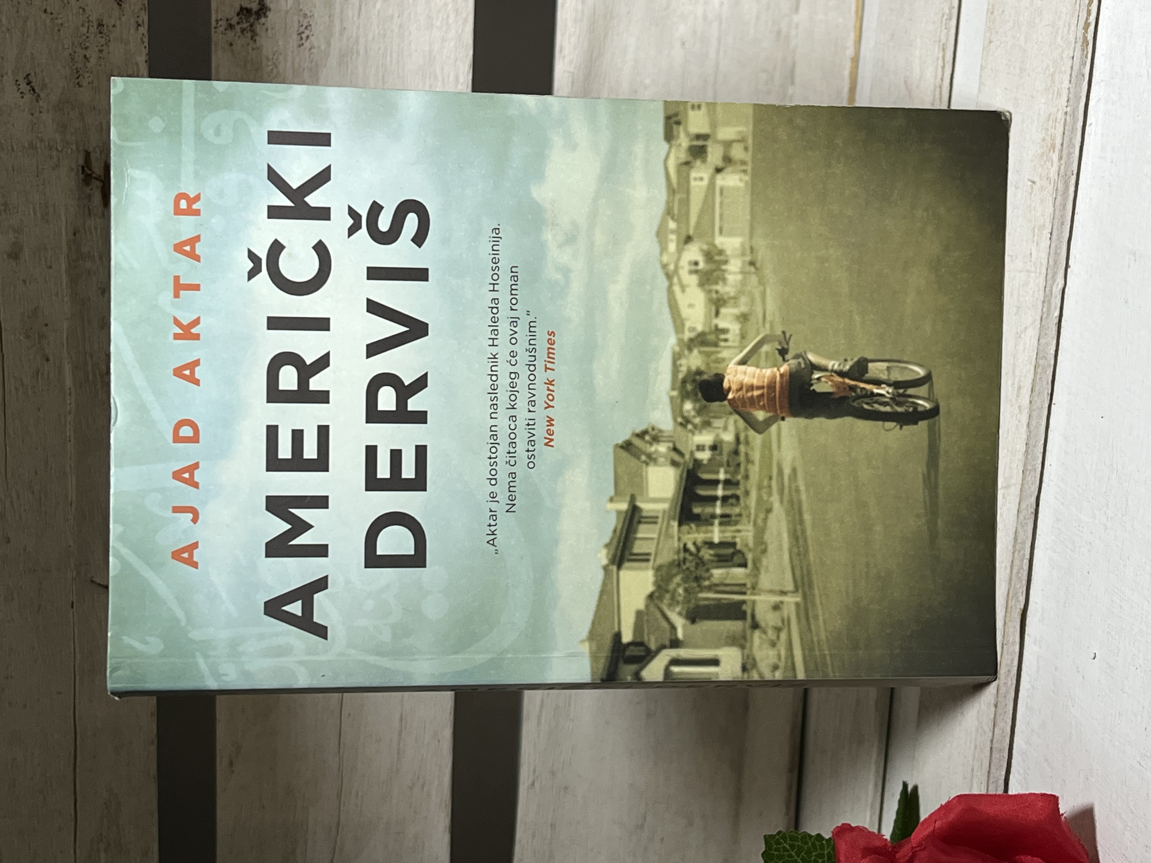 Američki derviš — Ajad Aktar