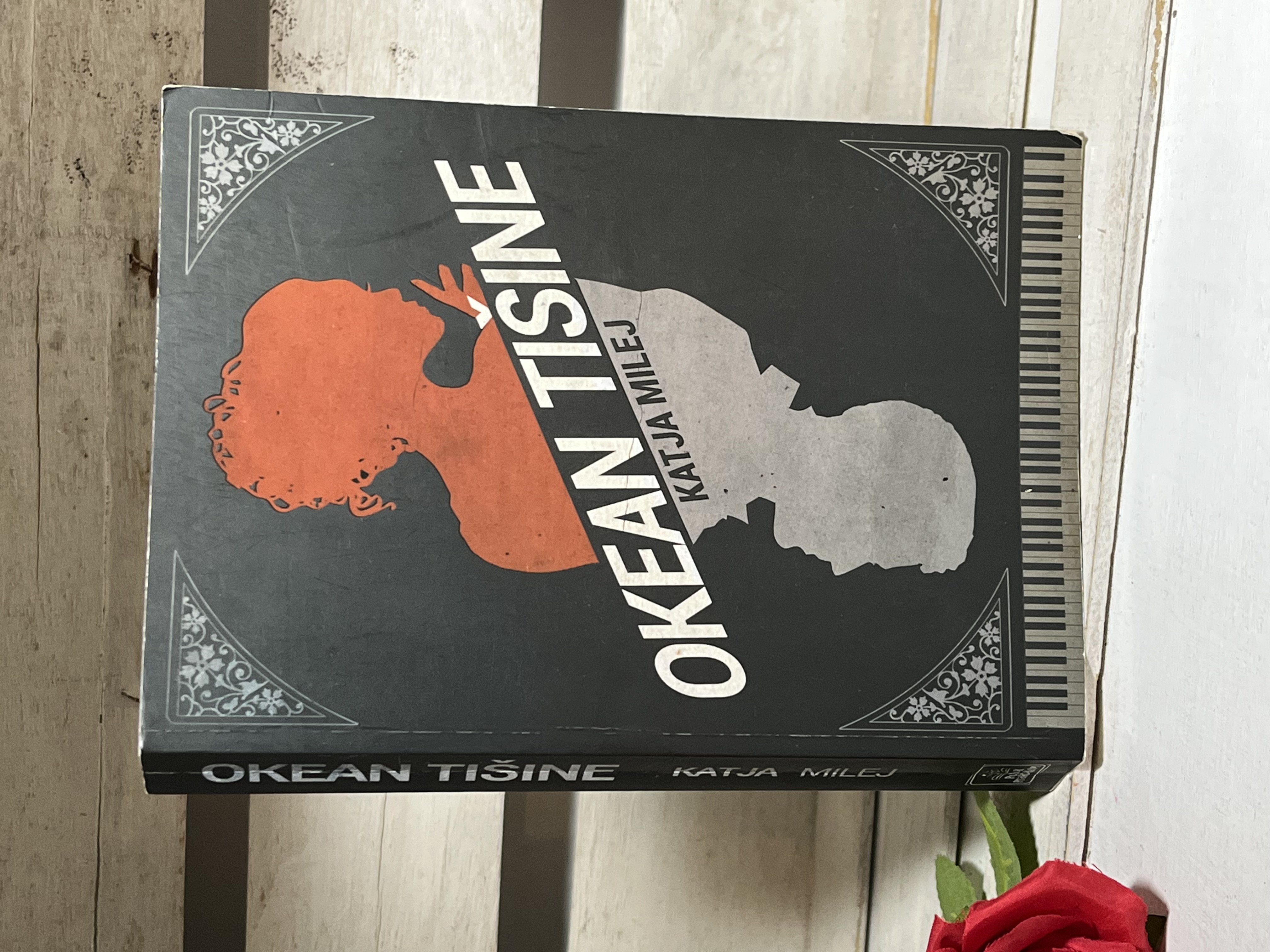 Okean tišine - Katja Milej — Katja Milej, polovna knjiga