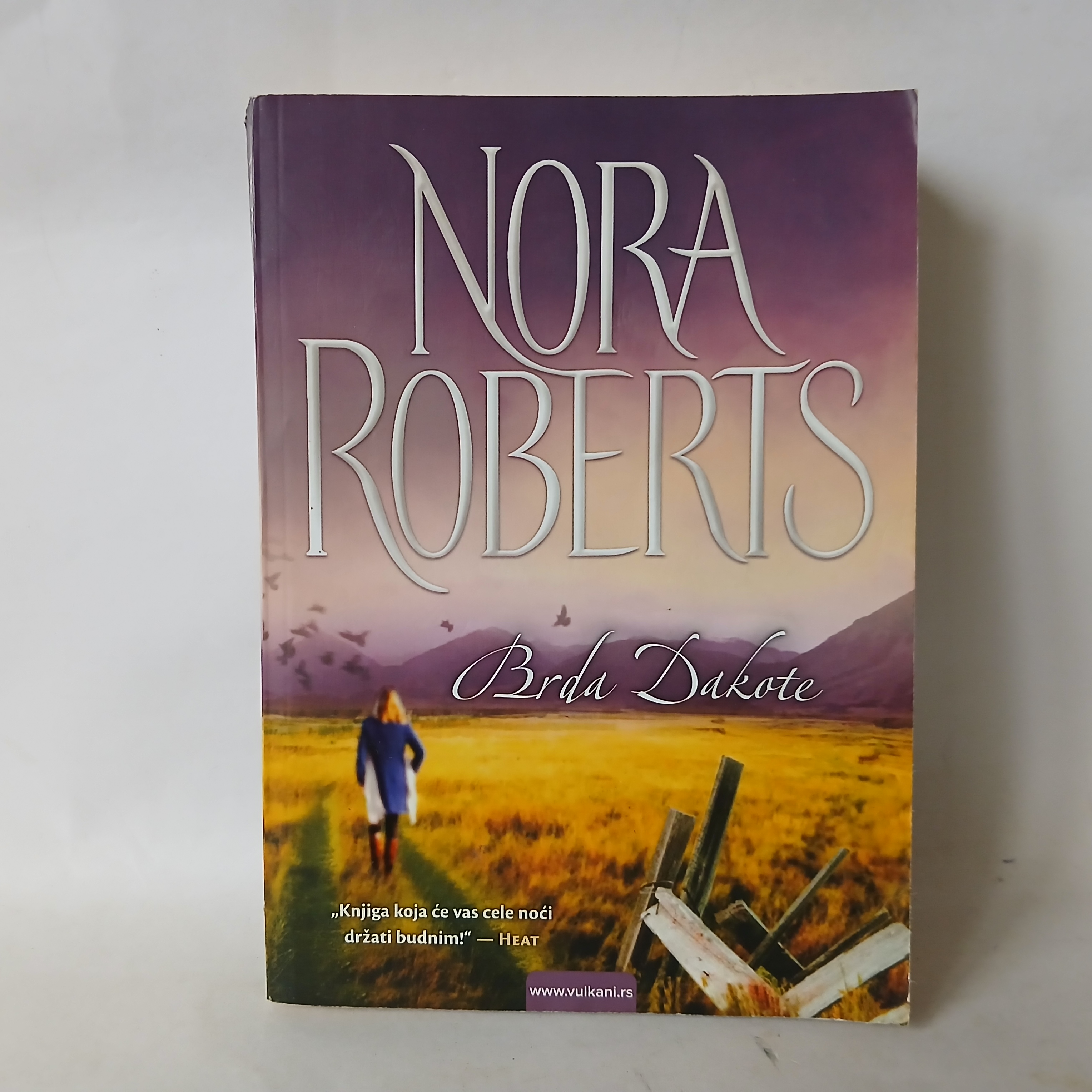 BRDA DAKOTE - Nora Roberts — Nora Roberts, polovna knjiga