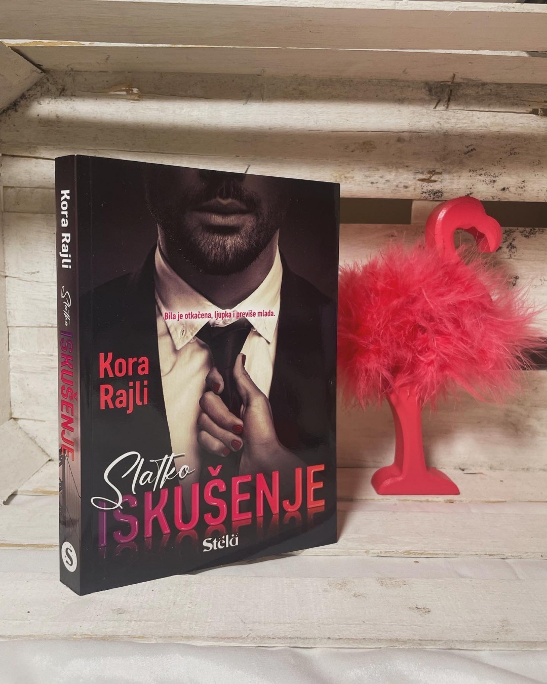Slatko iskušenje — Kora Rajli