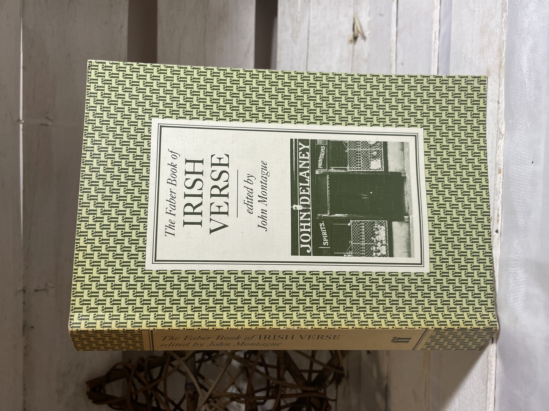 The Faber Book of Irish Verse — John Montague