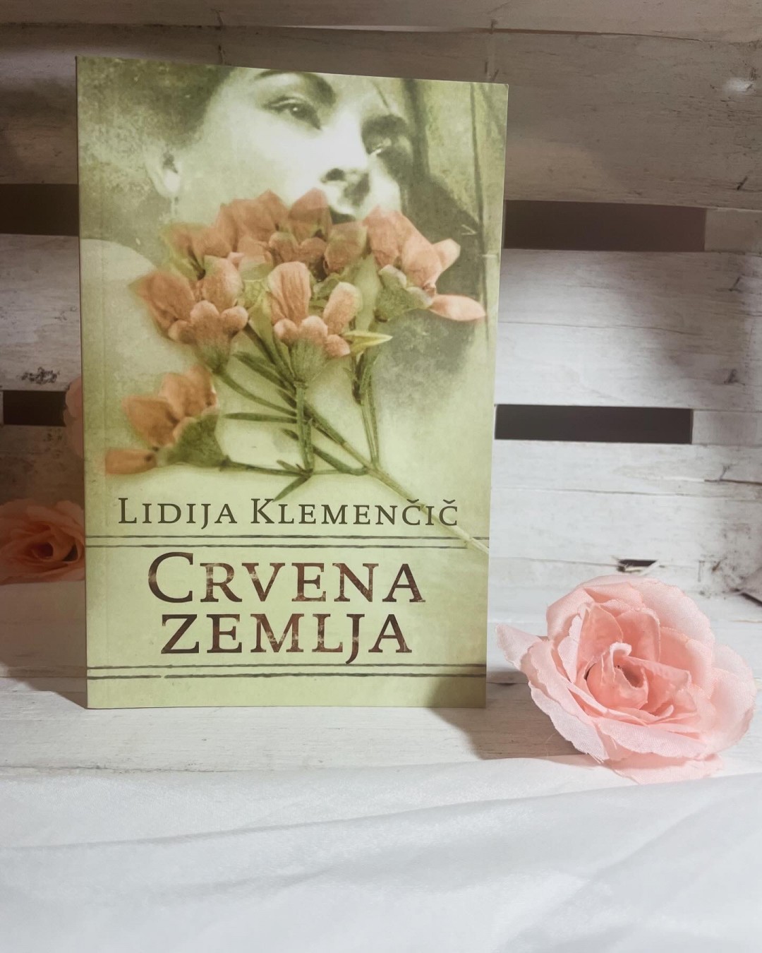 Crvena zemlja — Lidija Klemenčić