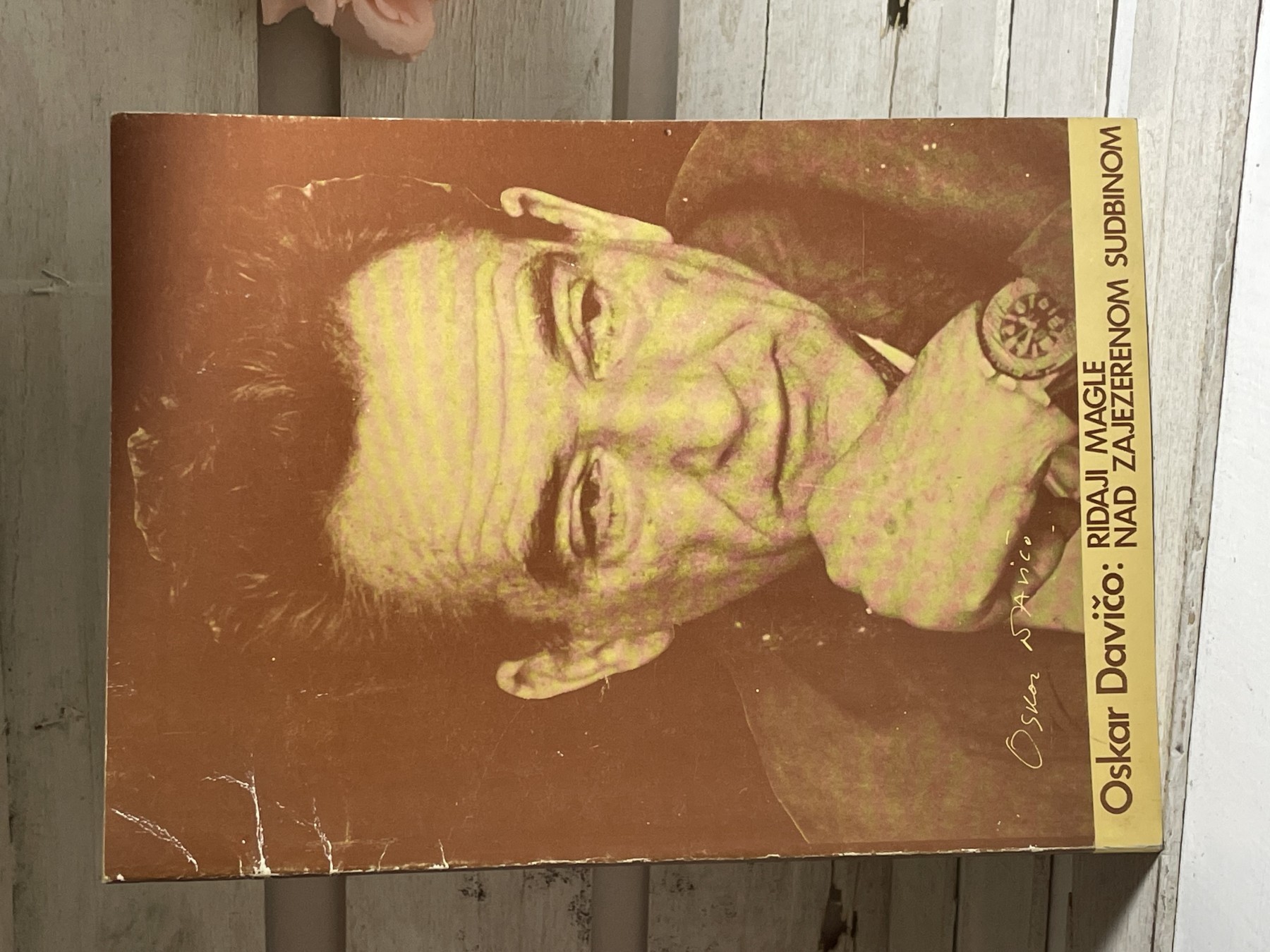 Ridaji magle nad zajezerenom sudbinom — Oskar Davičo