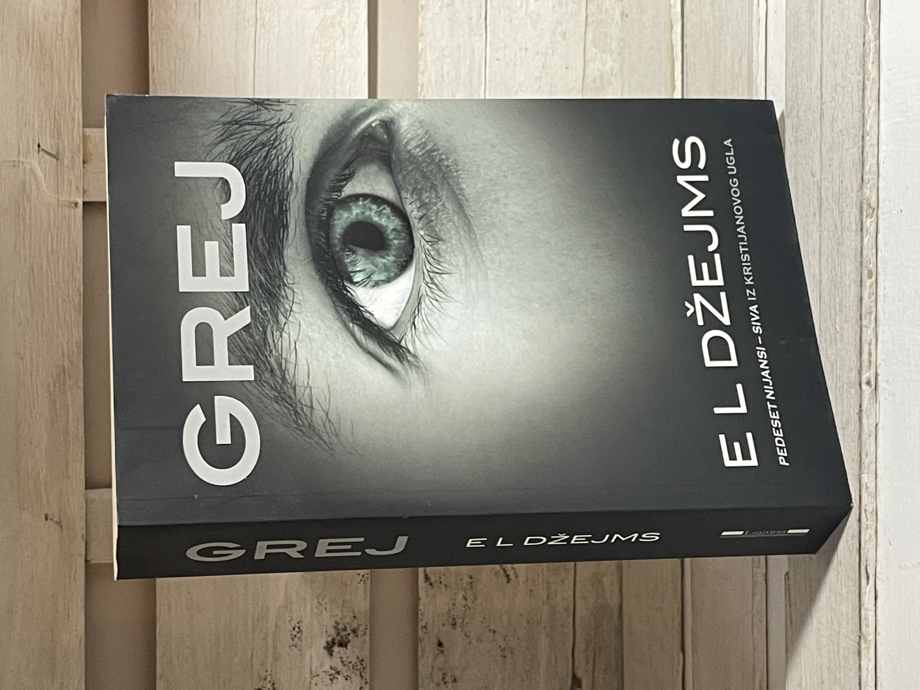Grej — E. L. Džejms