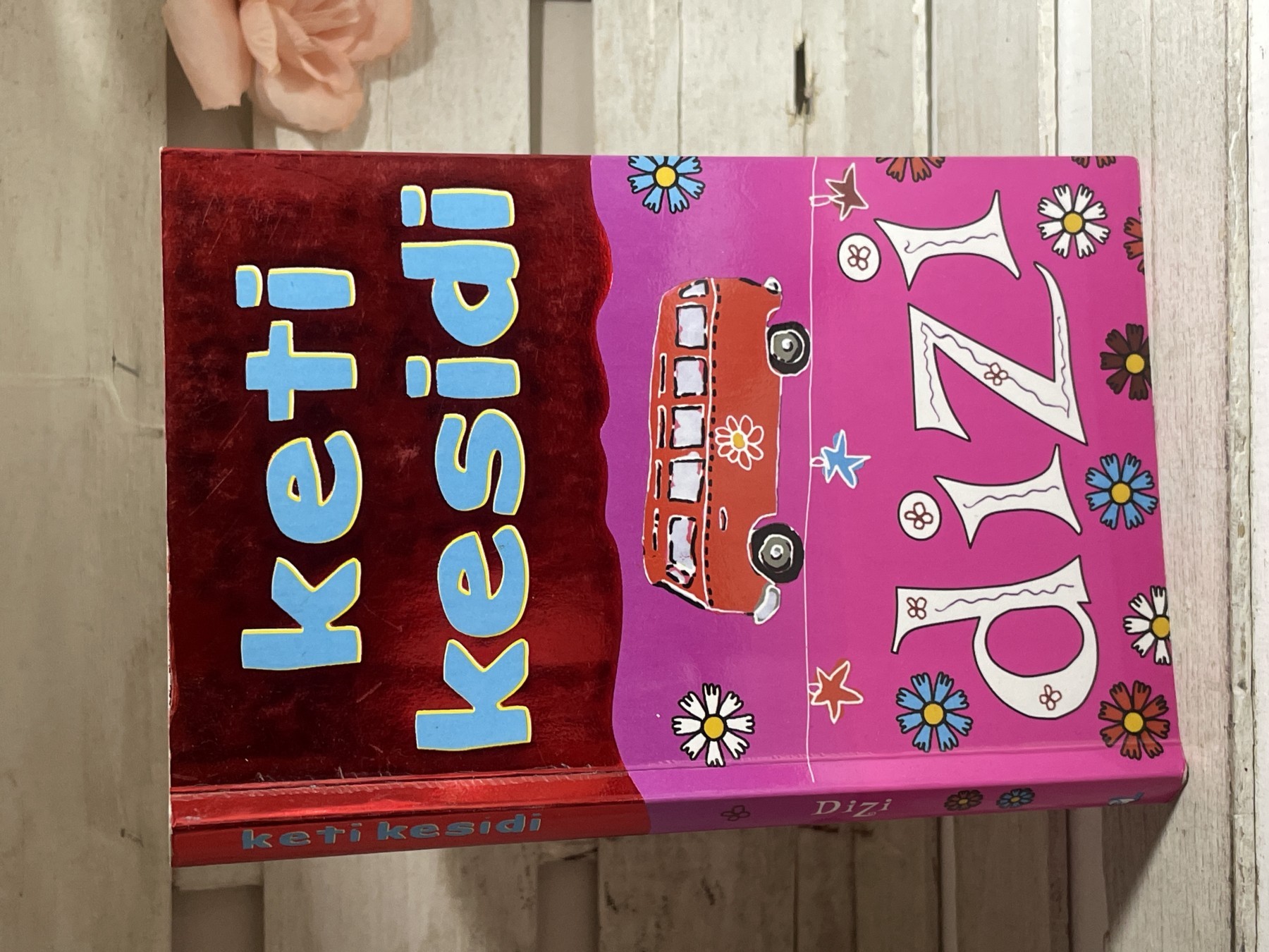 Dizi — Keti Kesidi