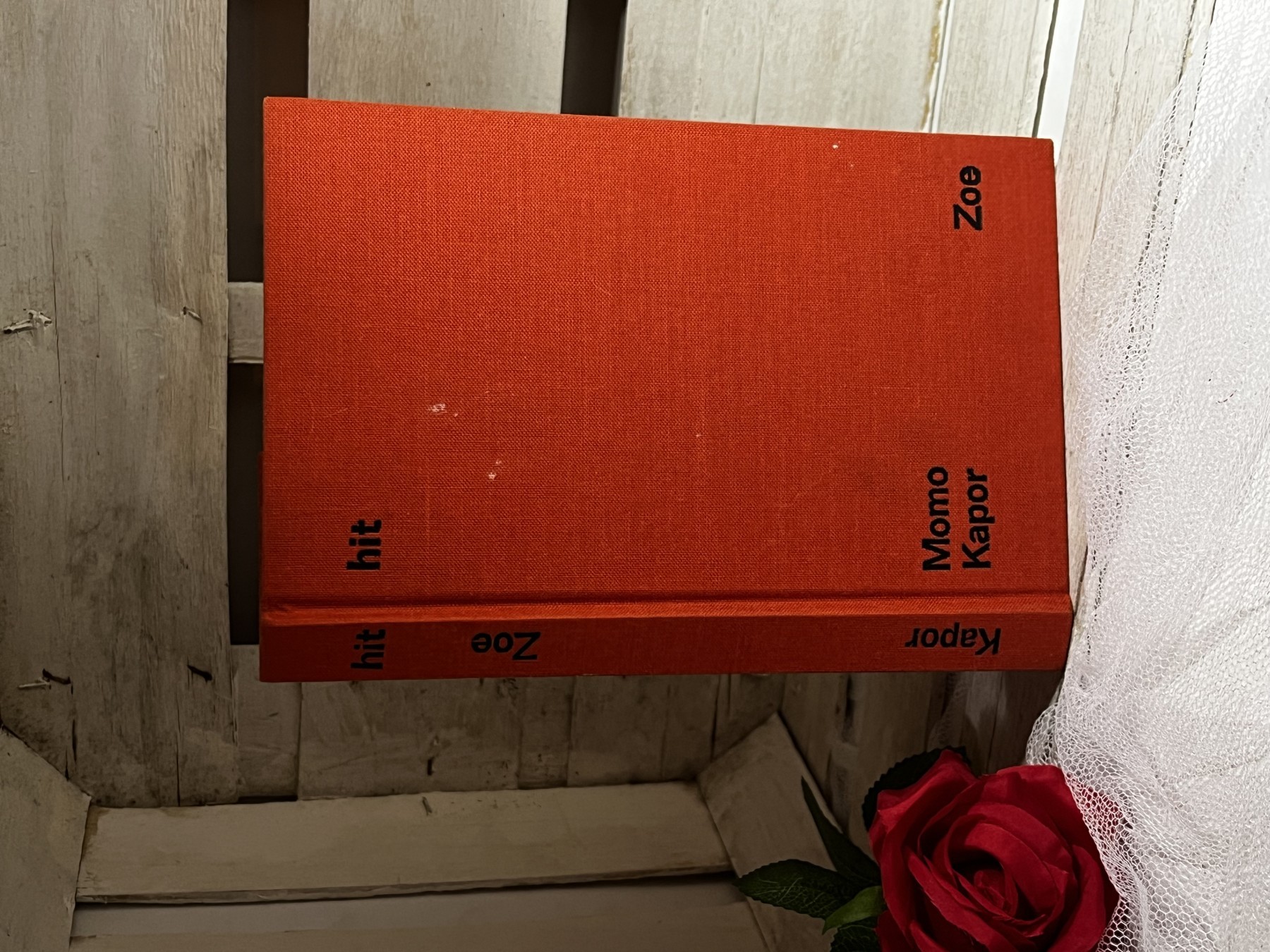 Zoe — Momo Kapor