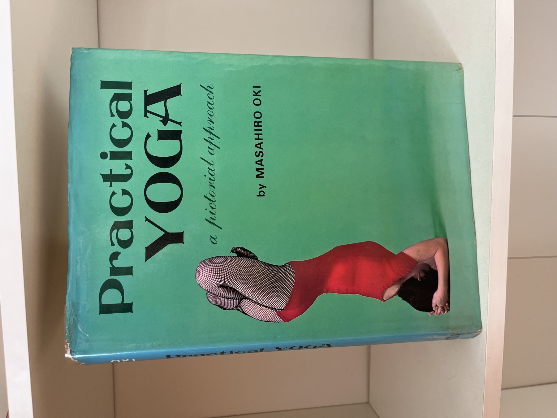 Practical Yoga: A Pictorial Approach — Masahiro Oki