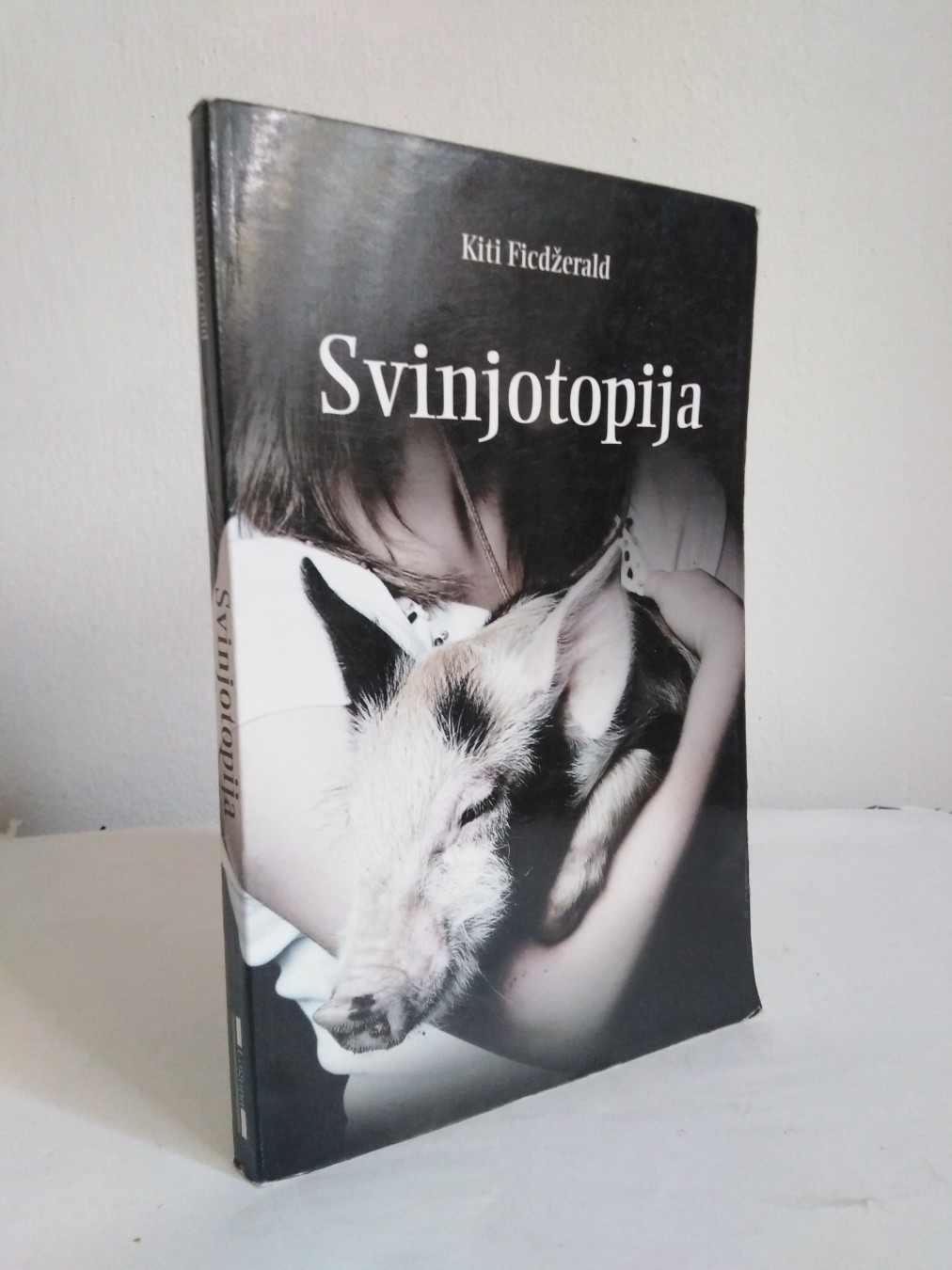 Svinjotopija — Kiti Ficdžerald