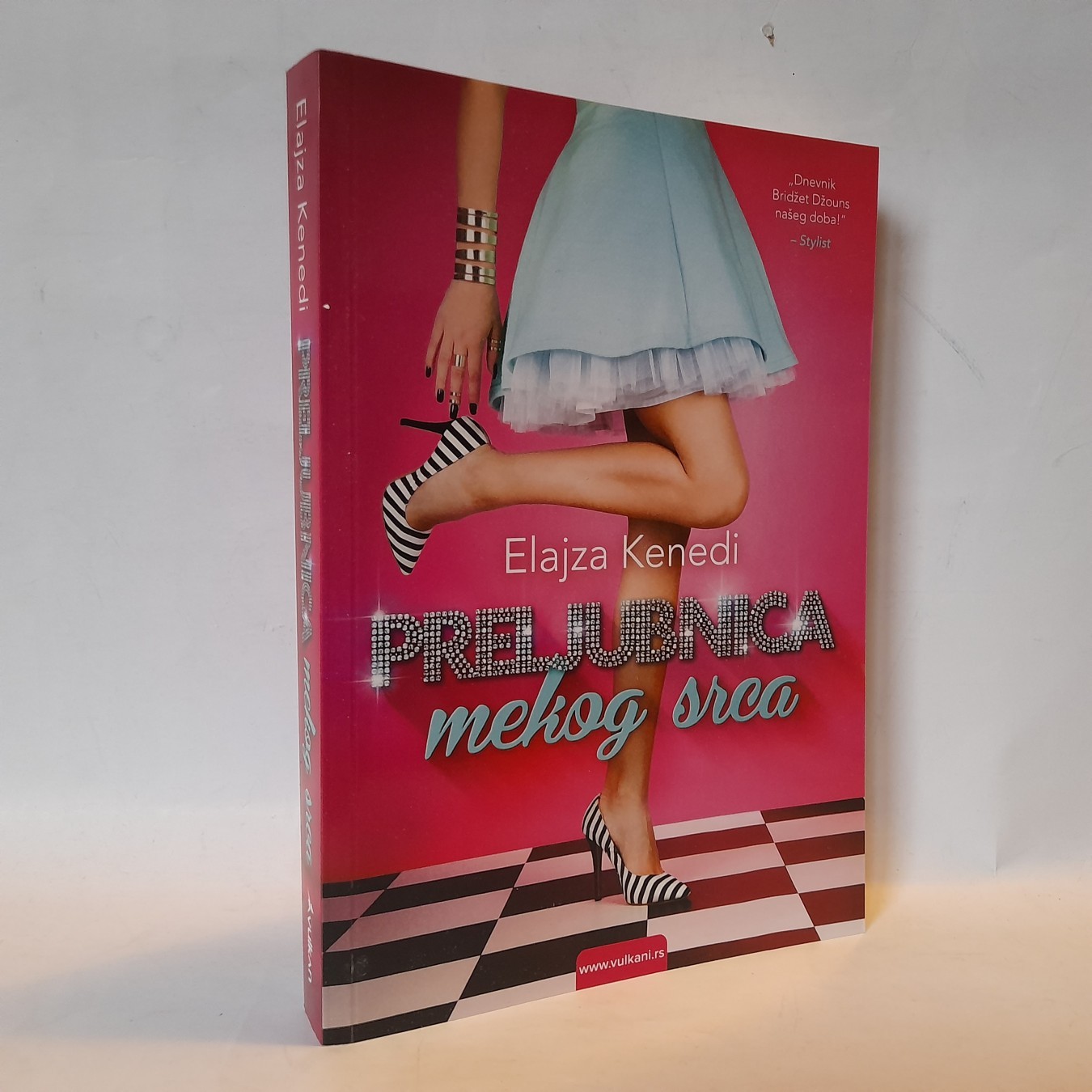 Preljubnica mekog srca — Elajza Kenedi