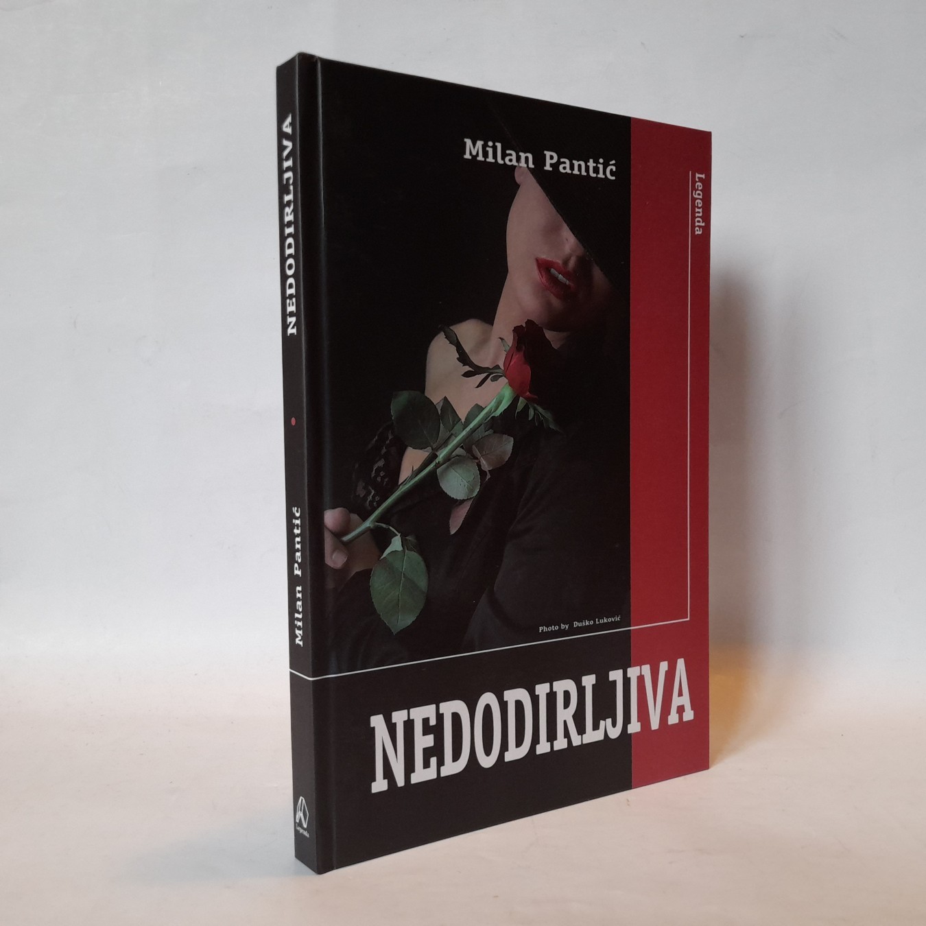 Nedodirljiva — Milan Pantić