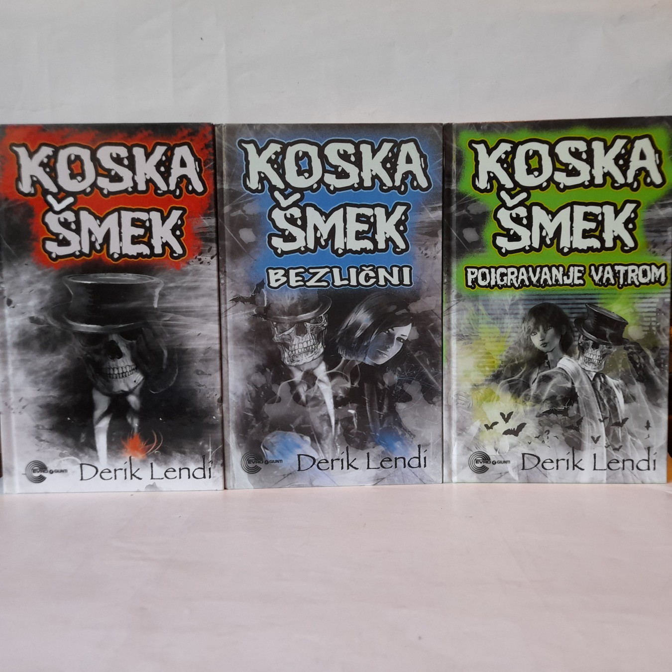 Koska Šmek: Bezlični — Poigravanje — Derik Lendi