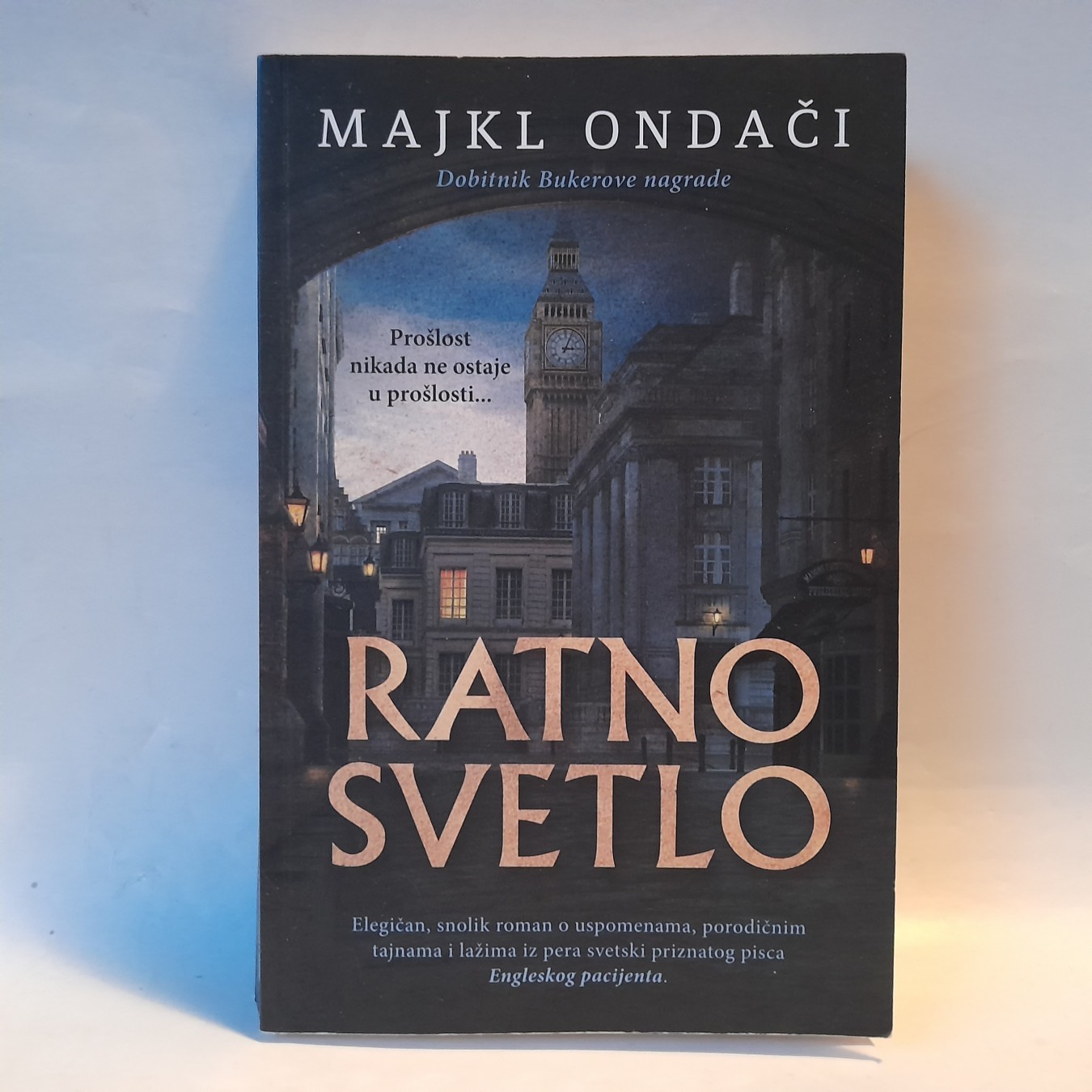Ratno svetlo — Majkl Ondači