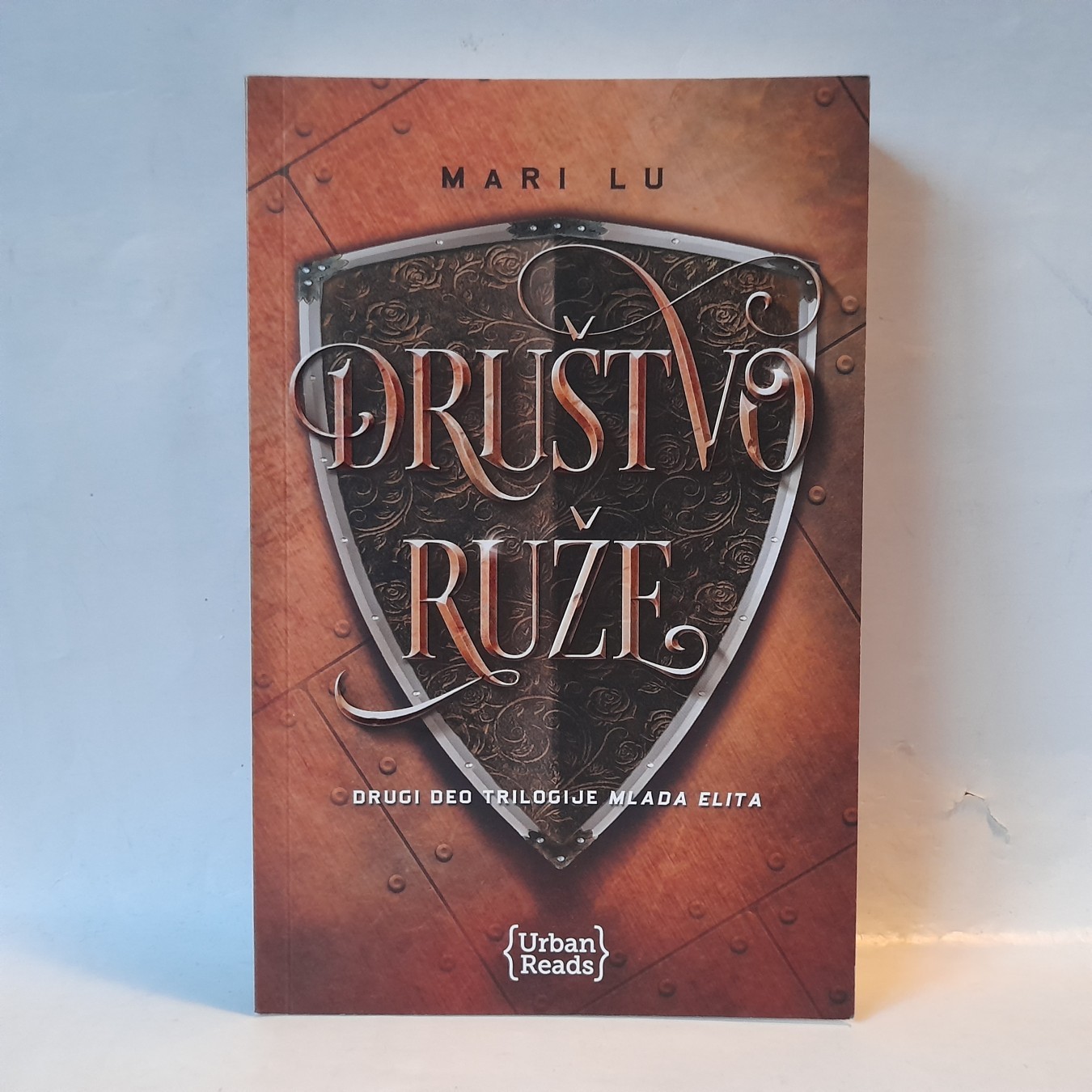 Mlada elita II: Društvo ruže — Mari Lu
