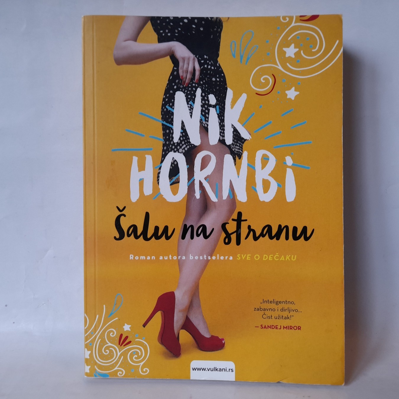 Šalu na stranu — Nik Hornbi