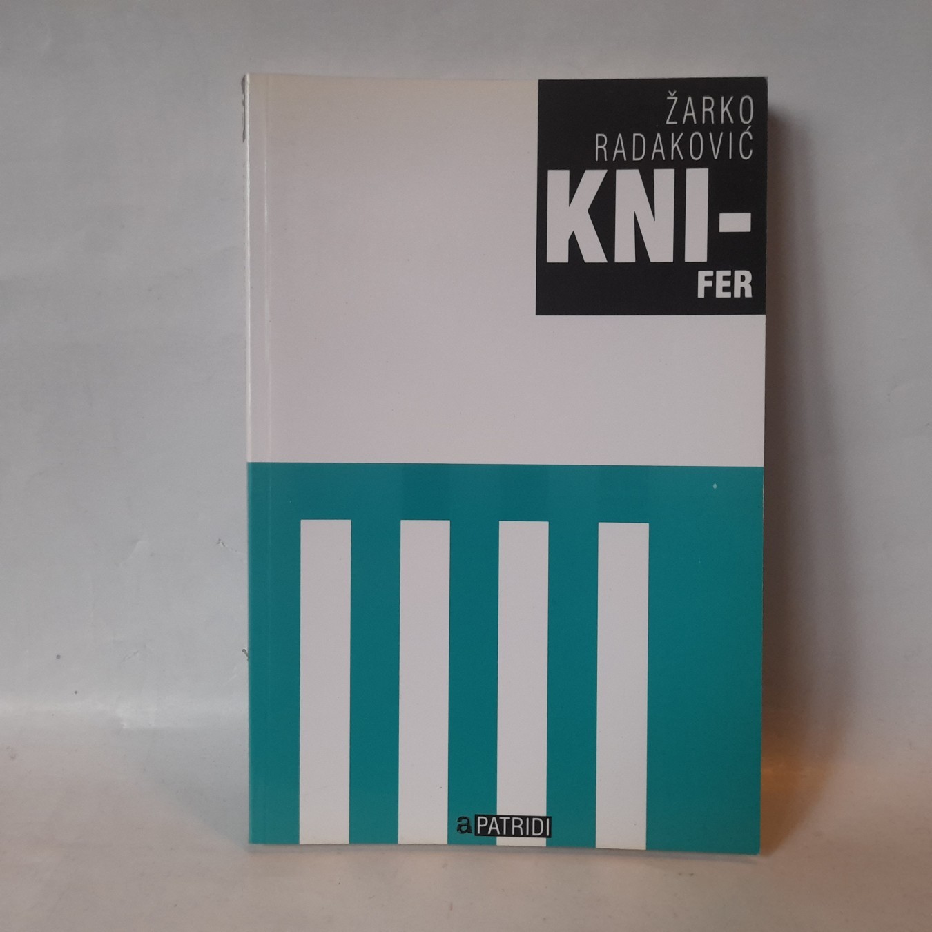 Knifer: povest o Juliju Kniferu — Žarko Radaković