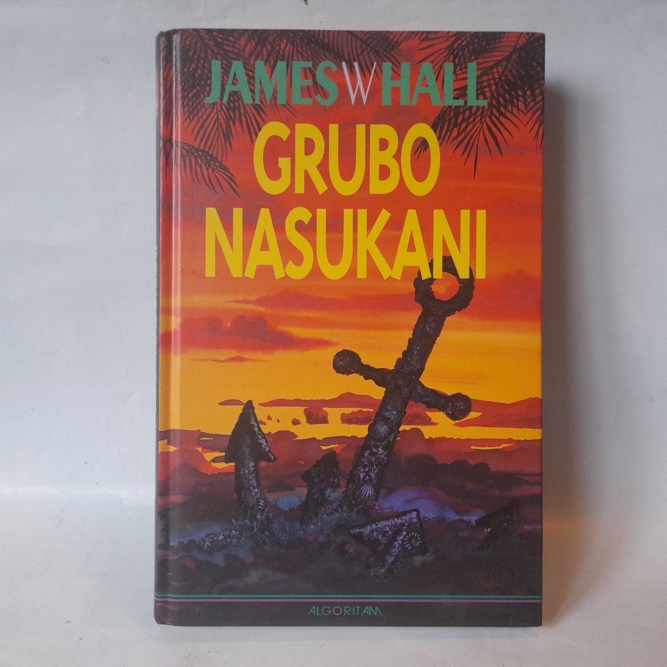 Grubo nasukani — Džejms Hol