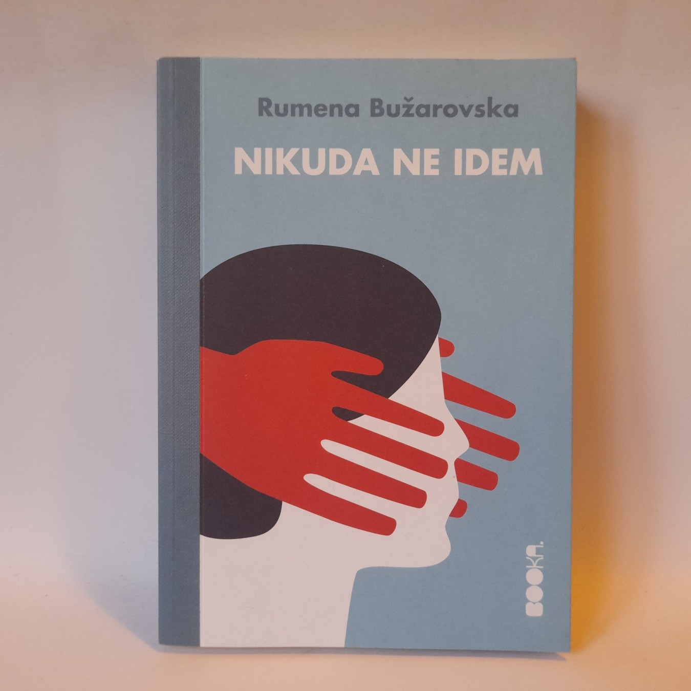 Nikuda ne idem — Rumena Bužarovska