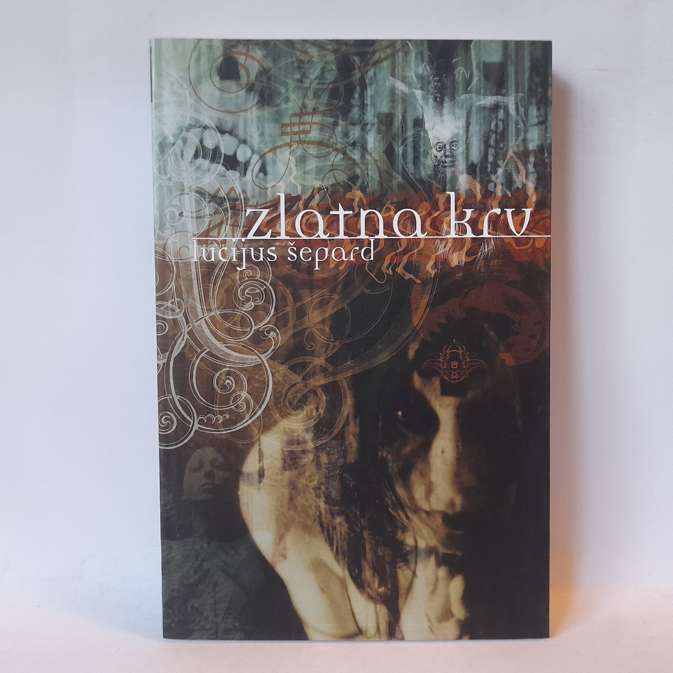 Zlatna krv — Lucijus Šepard