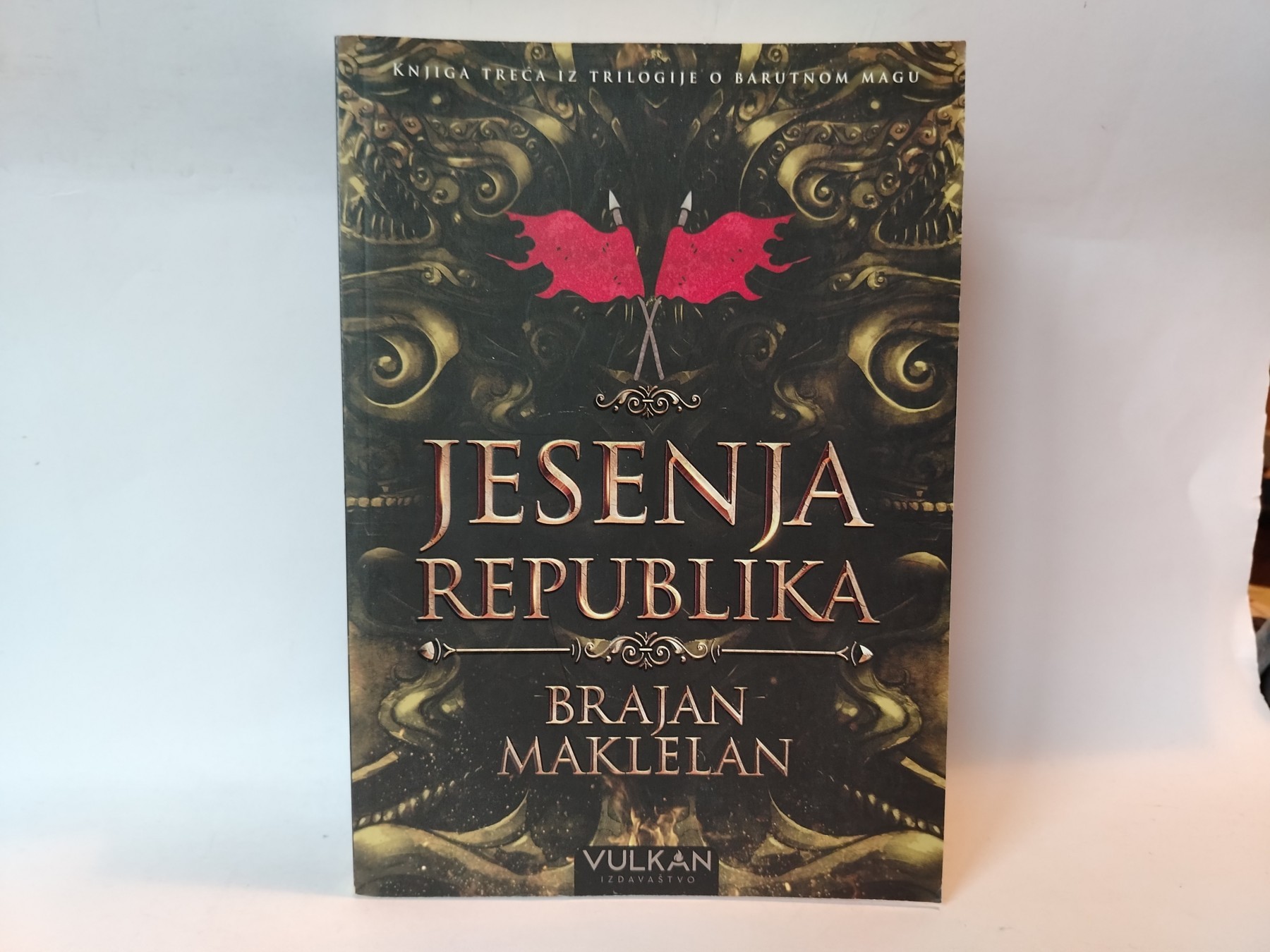 Jesenja republika — Brajan Maklelan