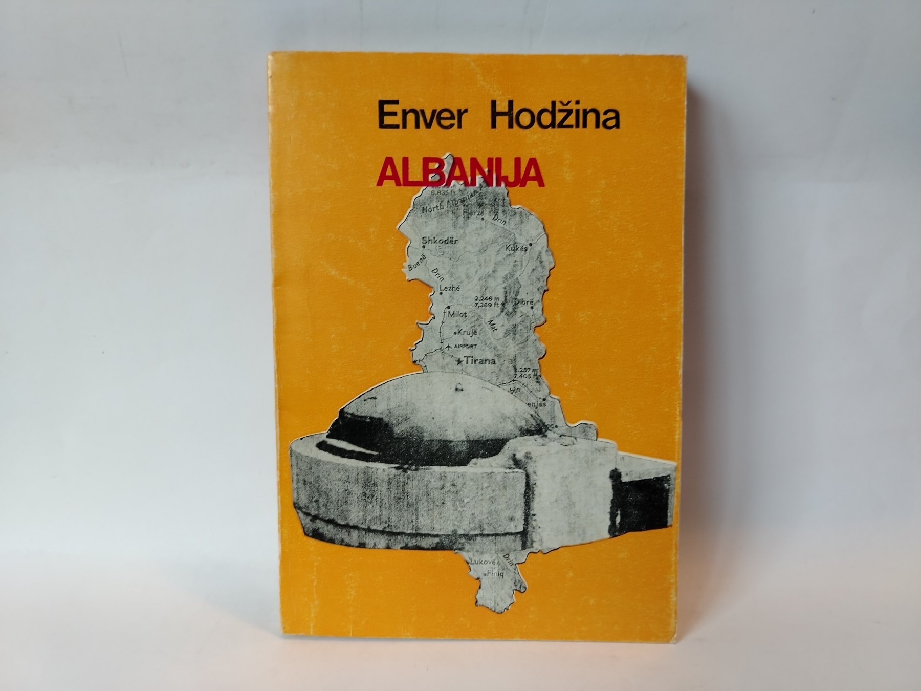 Enver Hodžina Albanija — Grupa autora