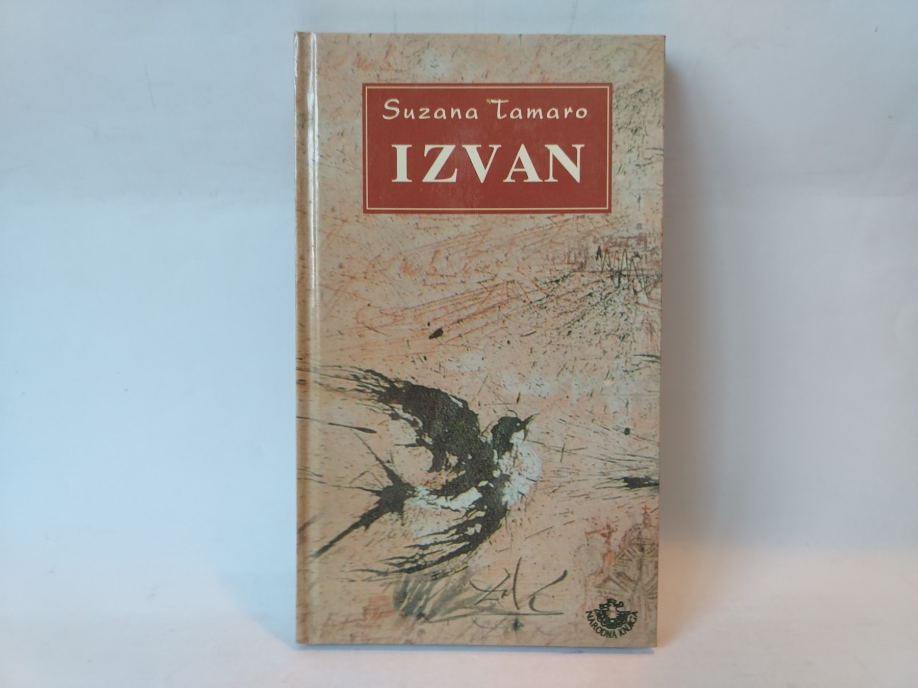 Izvan — Suzana Tamaro