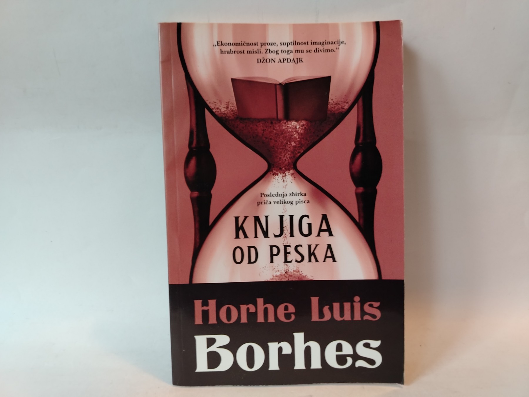 Knjiga od peska — Horhe Luis Borhes