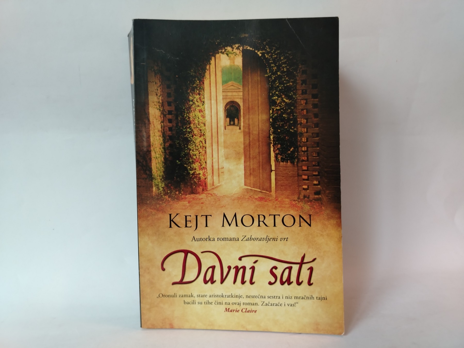 Davni sati — Kejt Morton