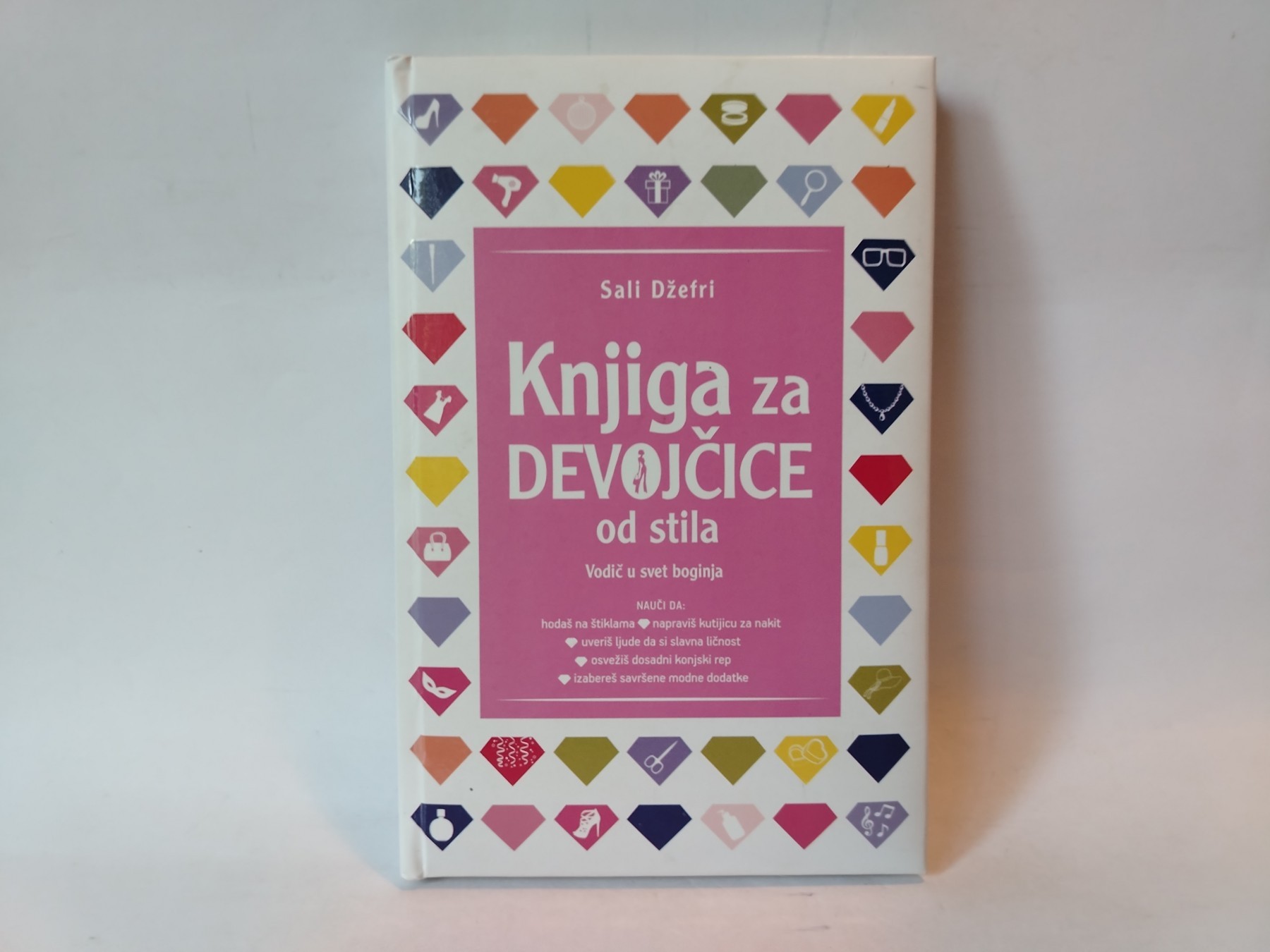 Knjiga za devojčice od — Sali Džefri