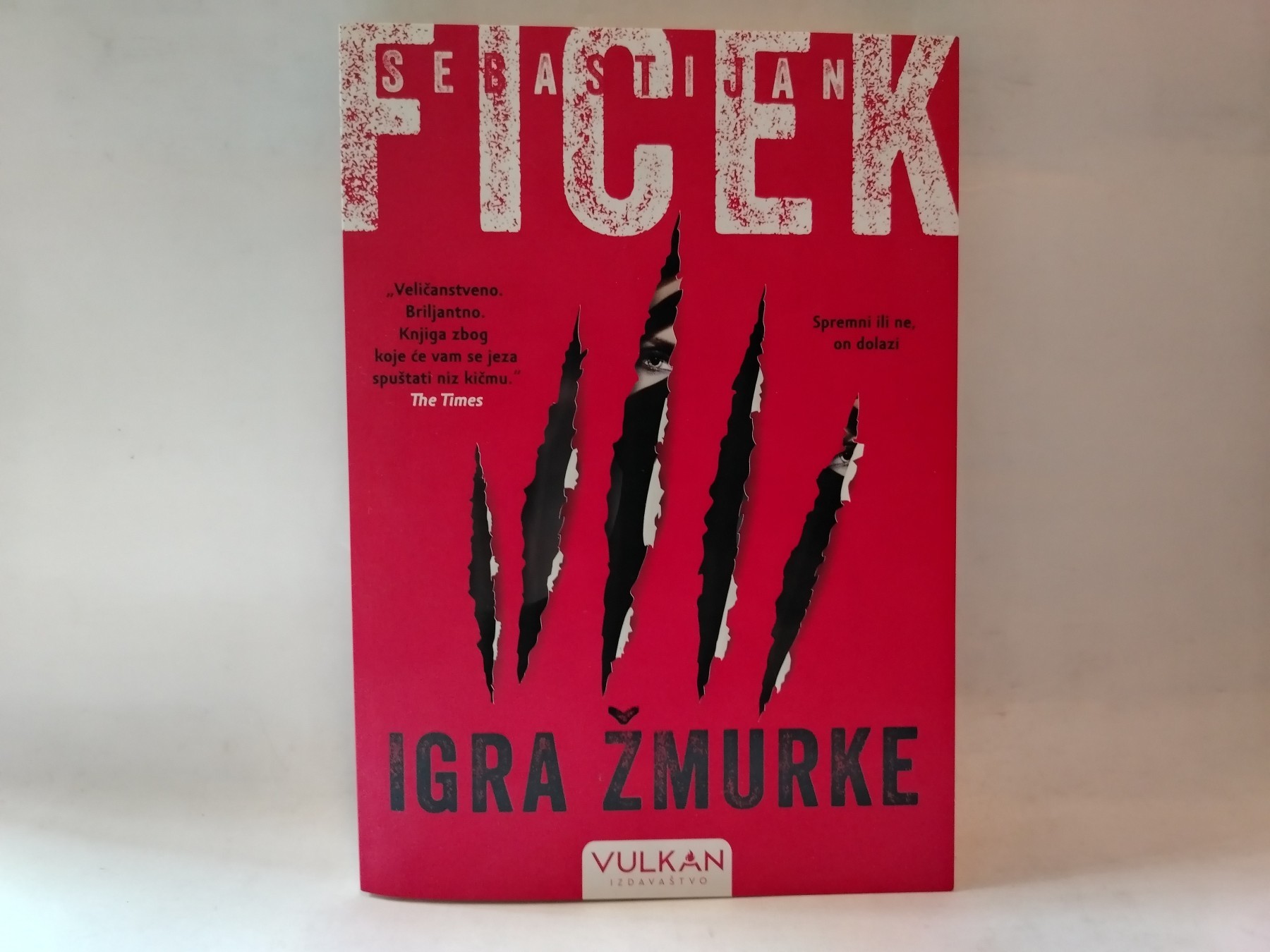 Igra žmurke — Sebastijan Ficek