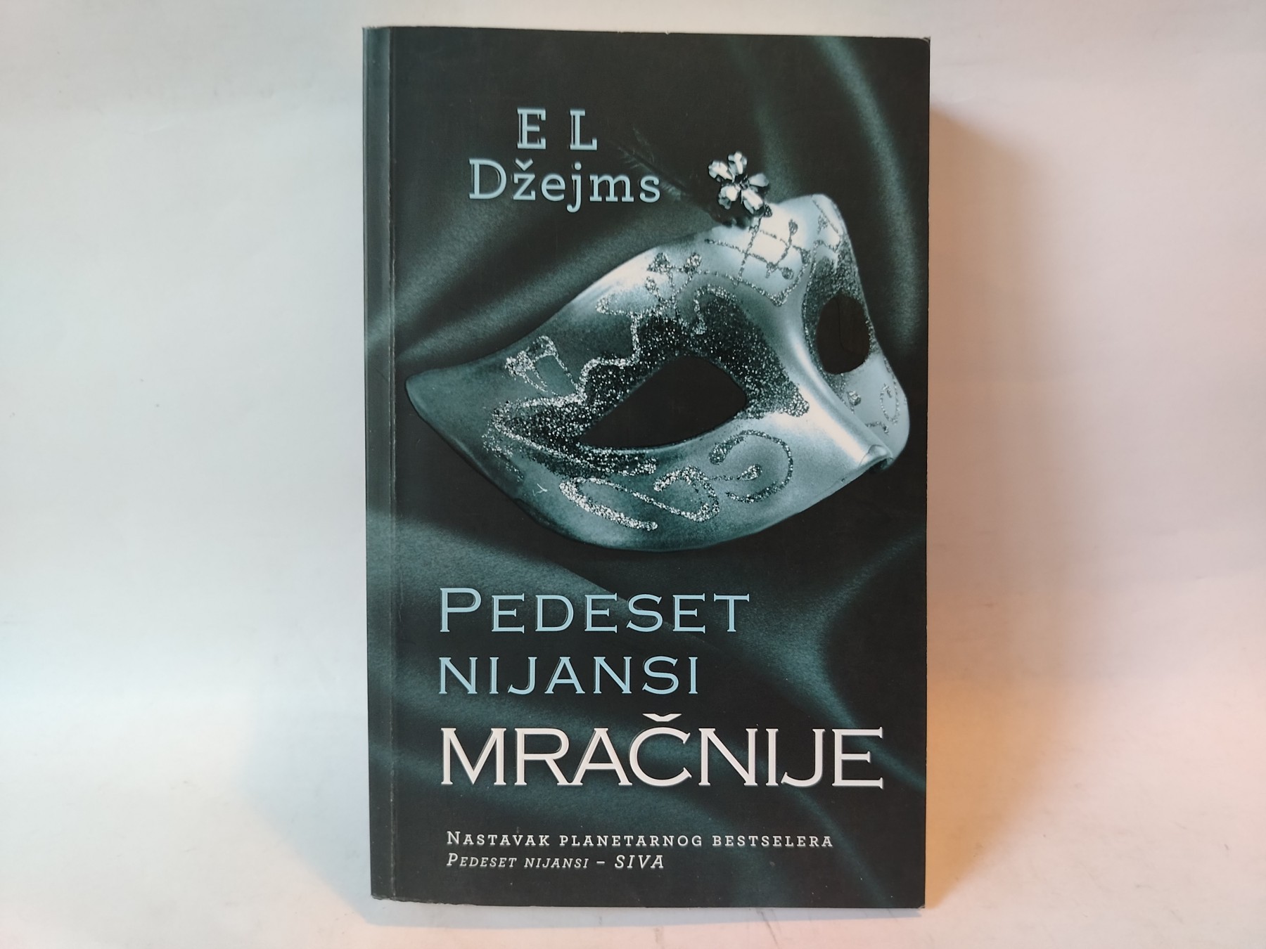 Pedeset nijansi - Mračnije - E — E. L. Džejms