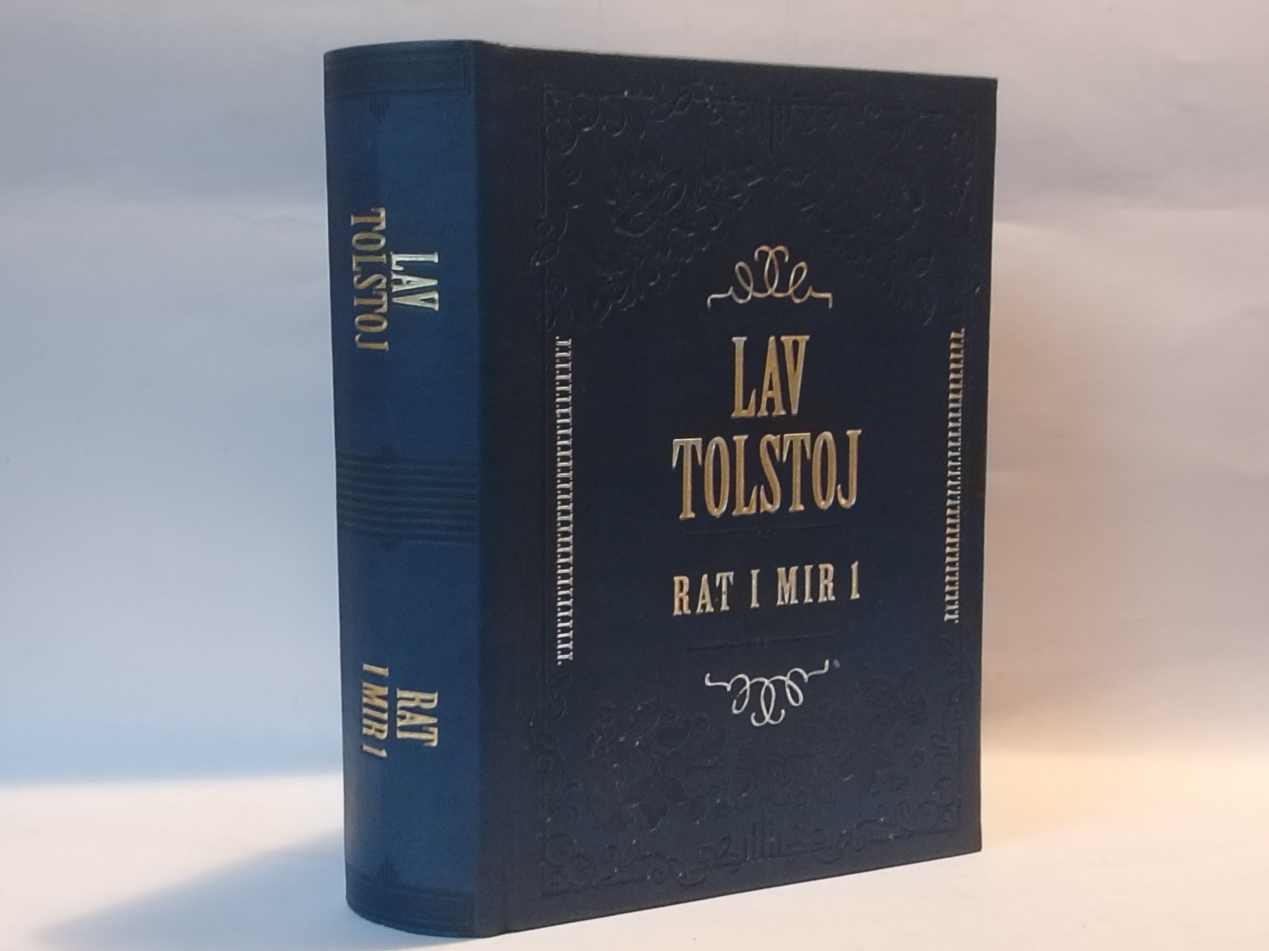 Rat i mir i — Lav N. Tolstoj