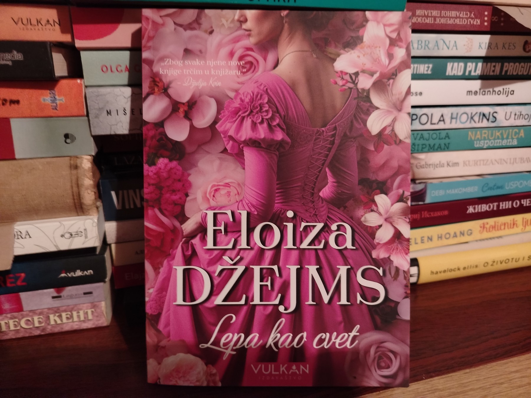 Lepa kao cvet — Eloiza Džejms