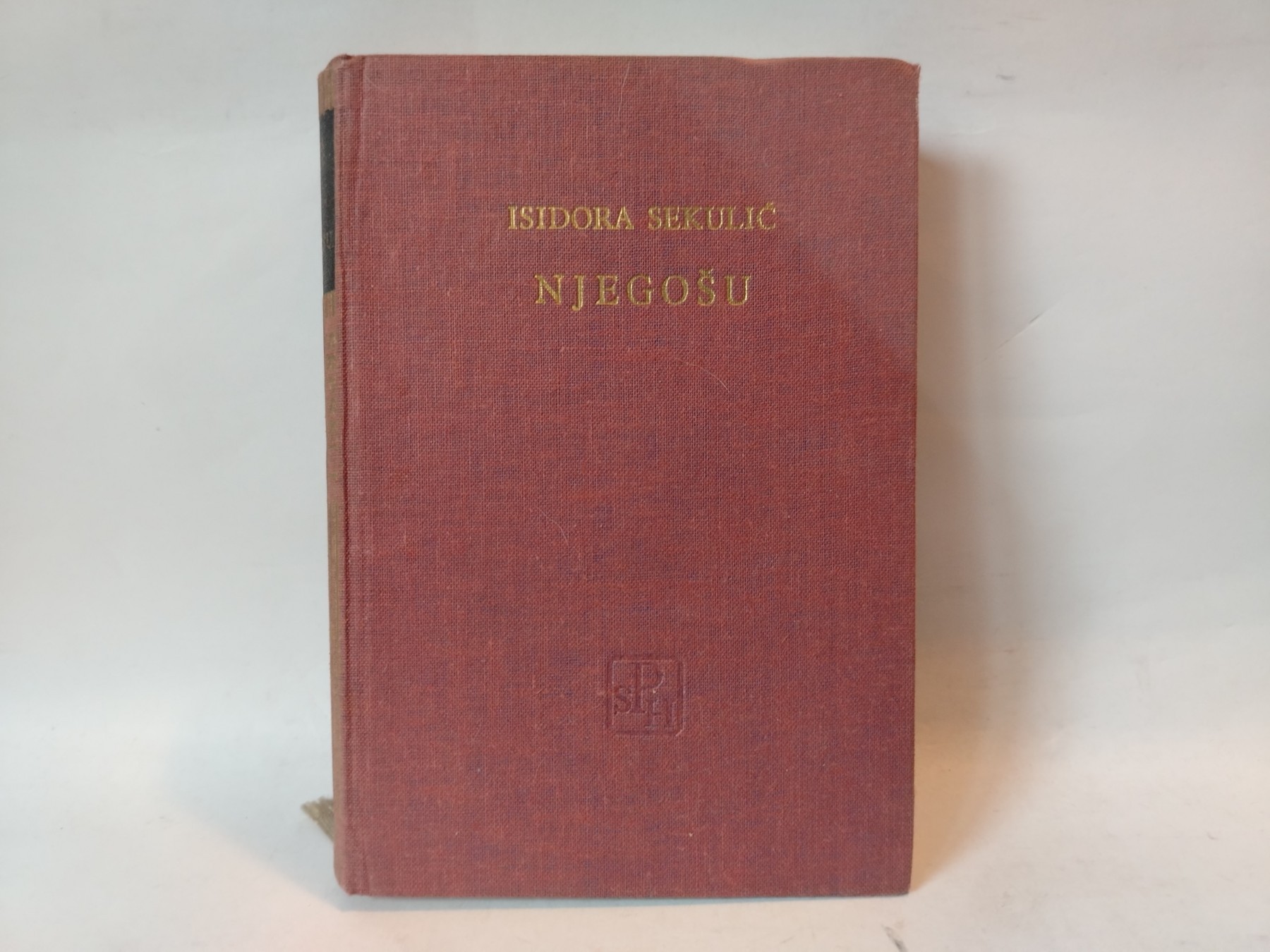 Njegošu knjiga duboke odanosti — Isidora Sekulić