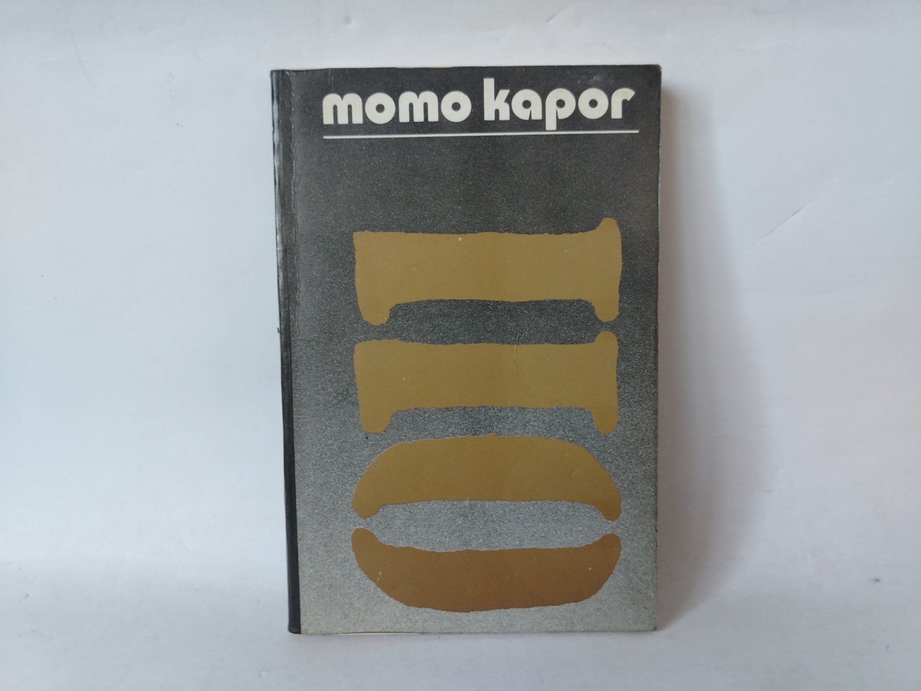 011 — Momo Kapor