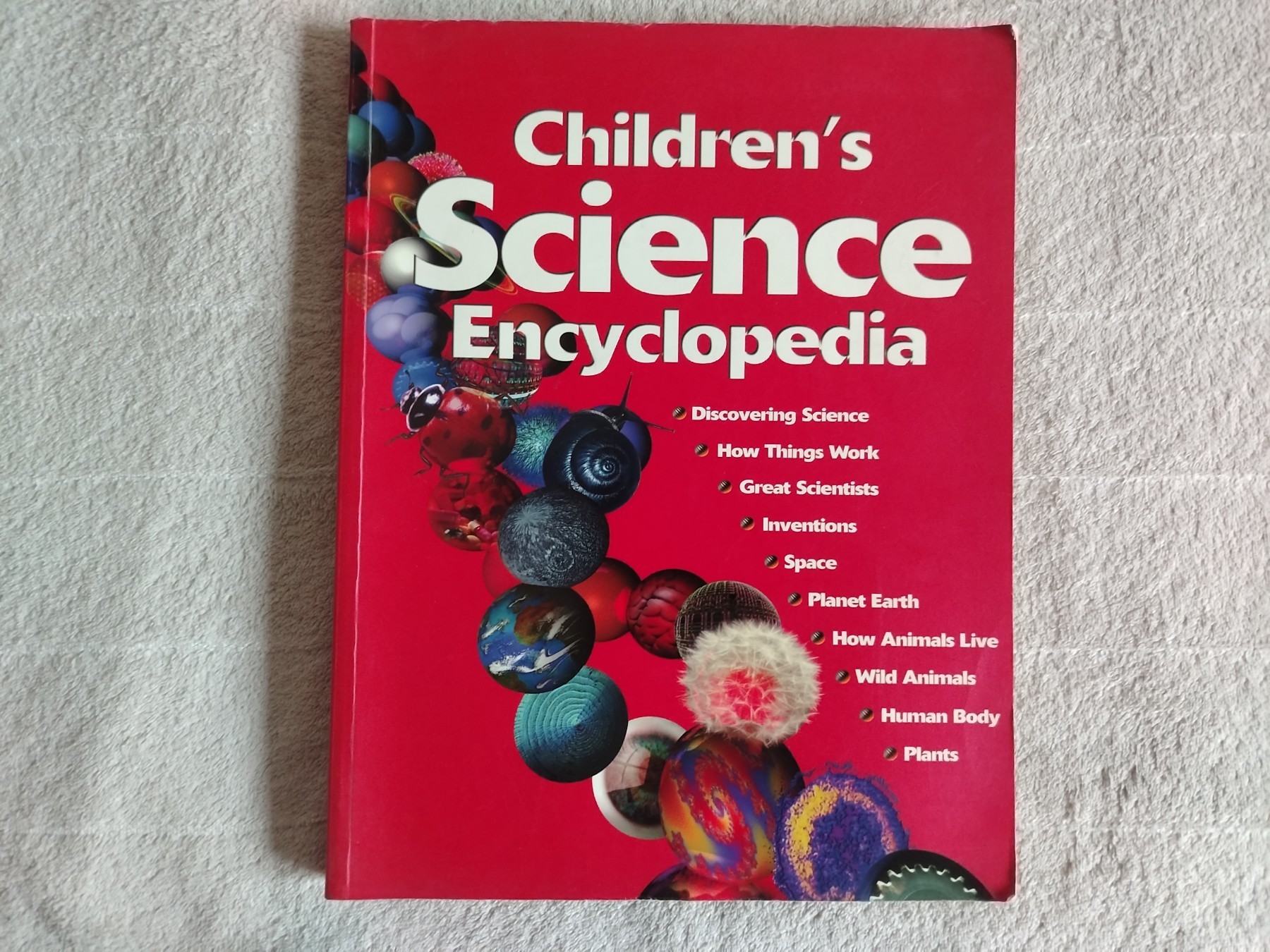 Children's Science Encyclopedia — Grupa autora