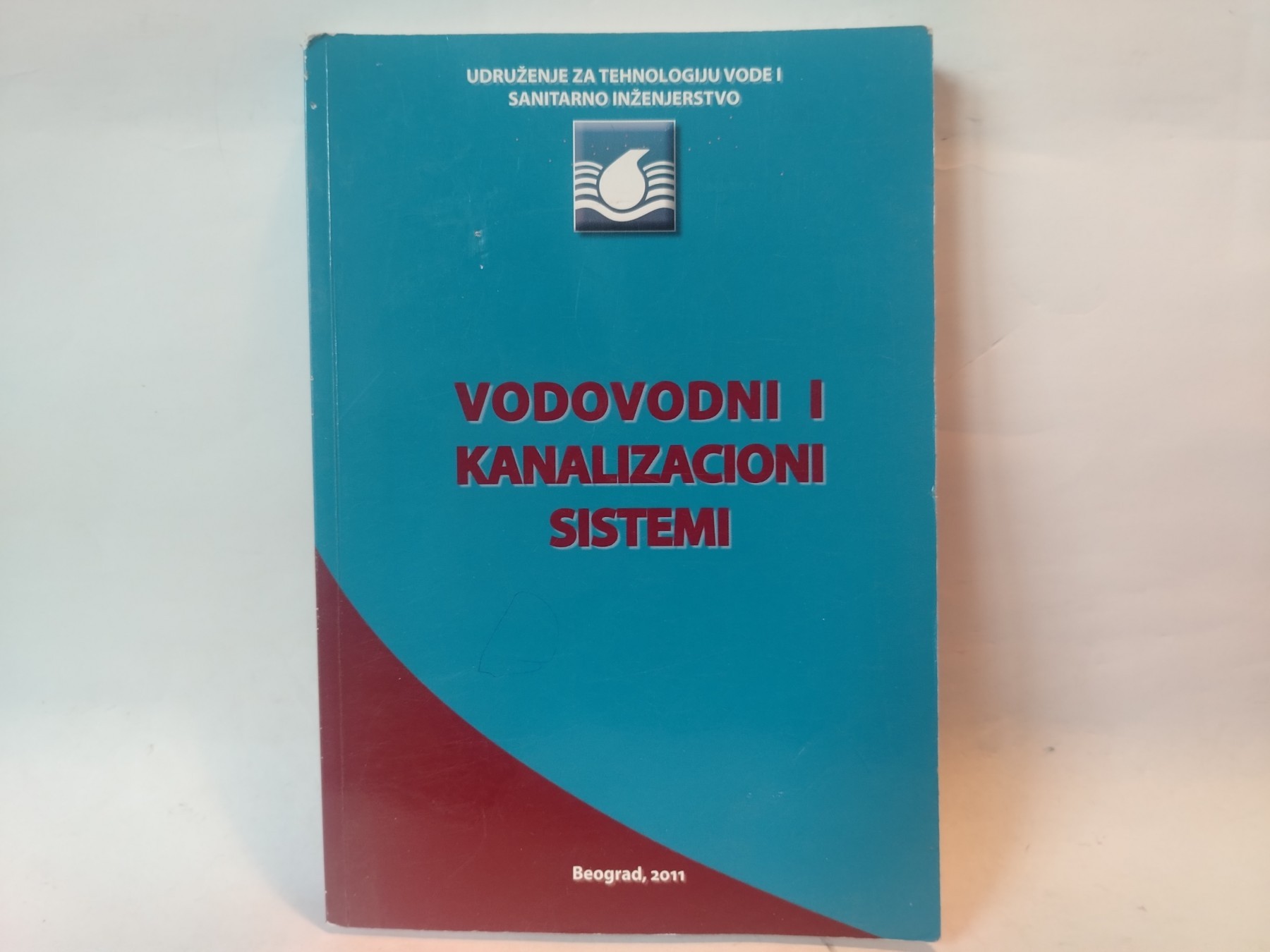 Vodovodni i kanalizacioni sistemi — Grupa autora