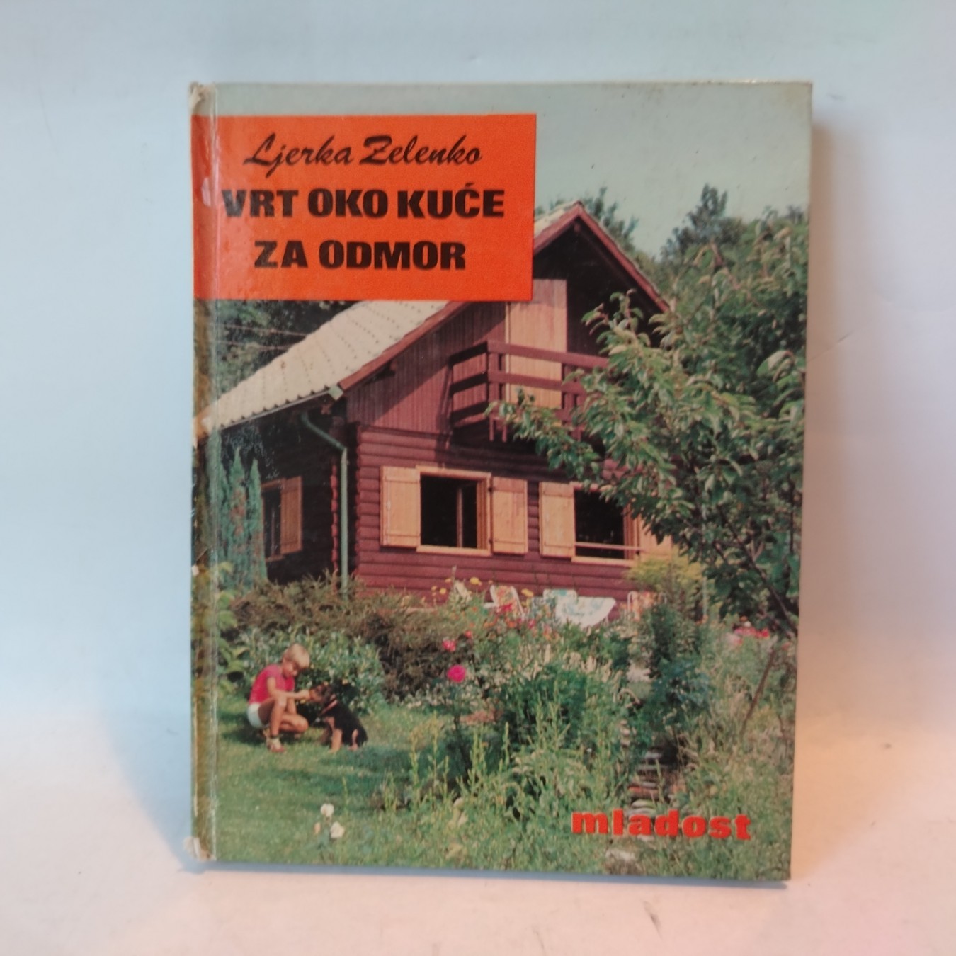 Vrt oko kuće za odmor — Ljerka Zelenko