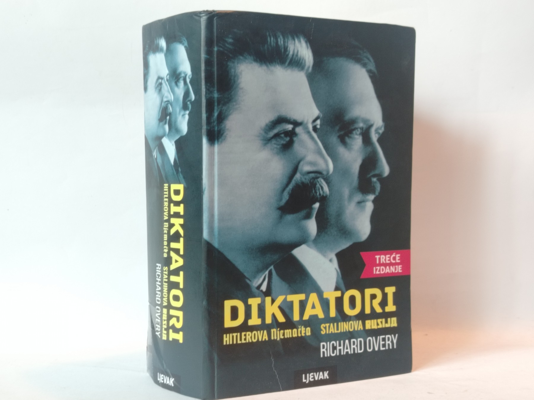 Diktatori — Hitlerova Nemačka i Staljinova Rusija — Grupa autora