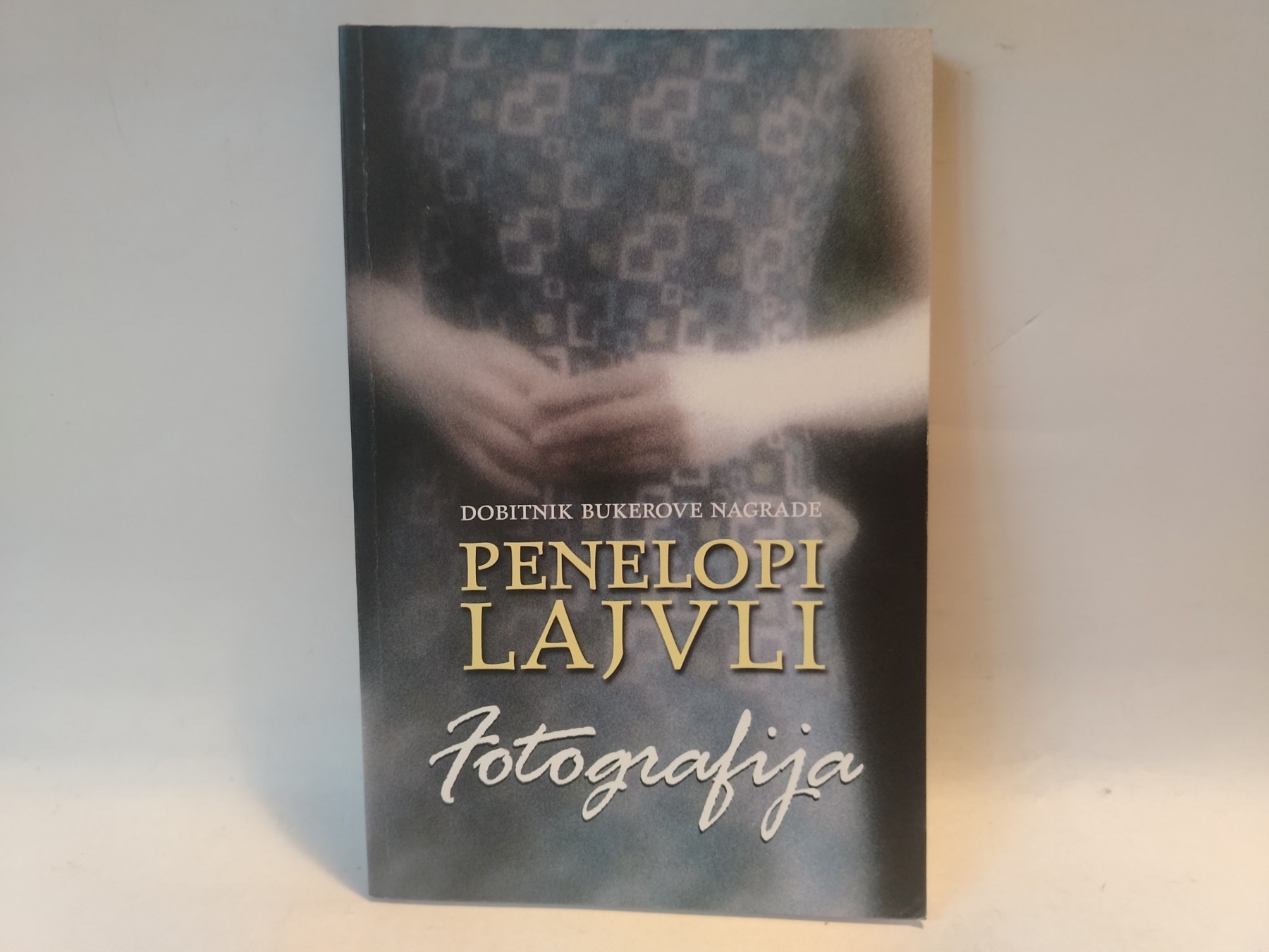 Fotografija — Penelopi Lajvli