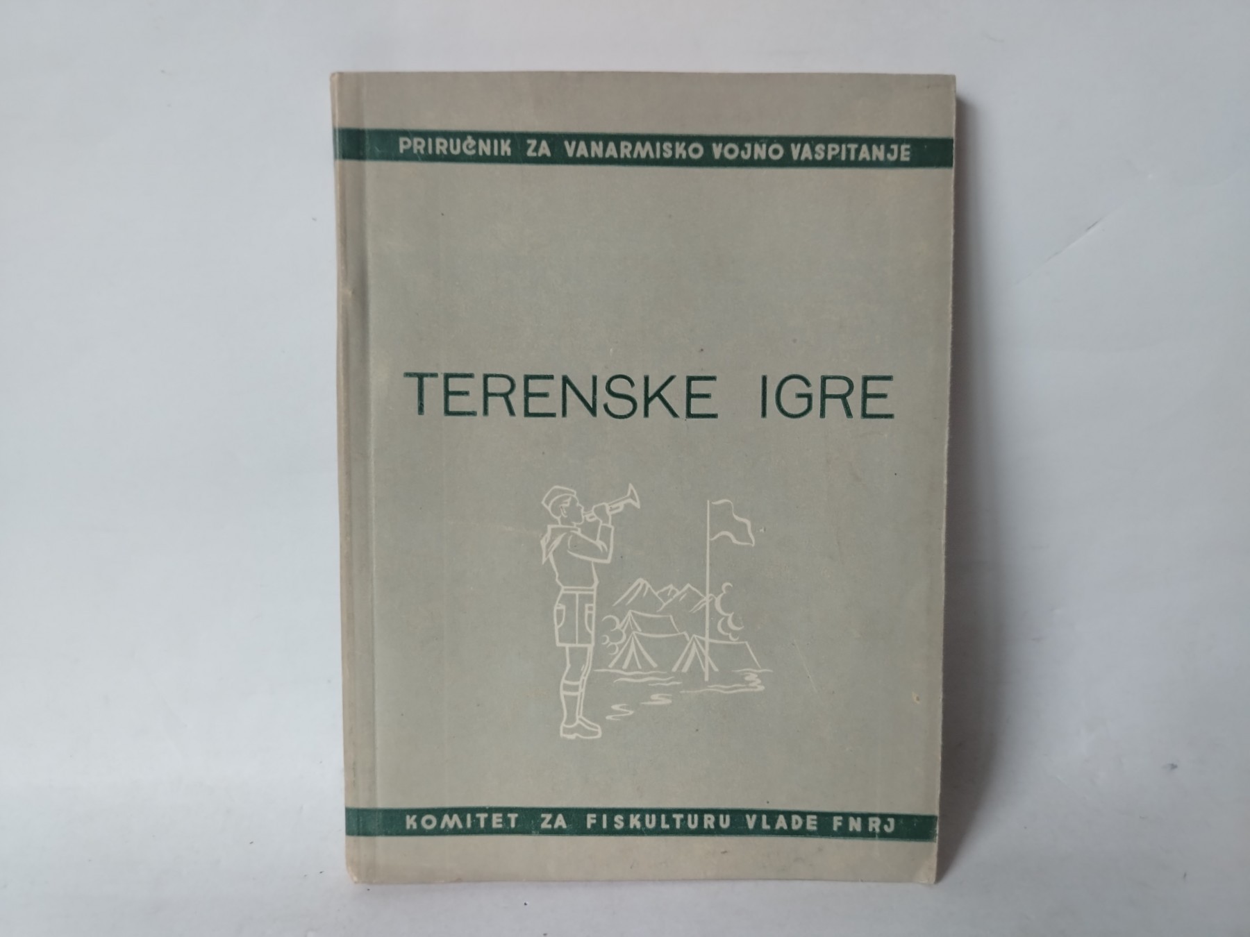 Terenske igre — priručnik za vanarmijsko vojno vaspitanje — Grupa autora