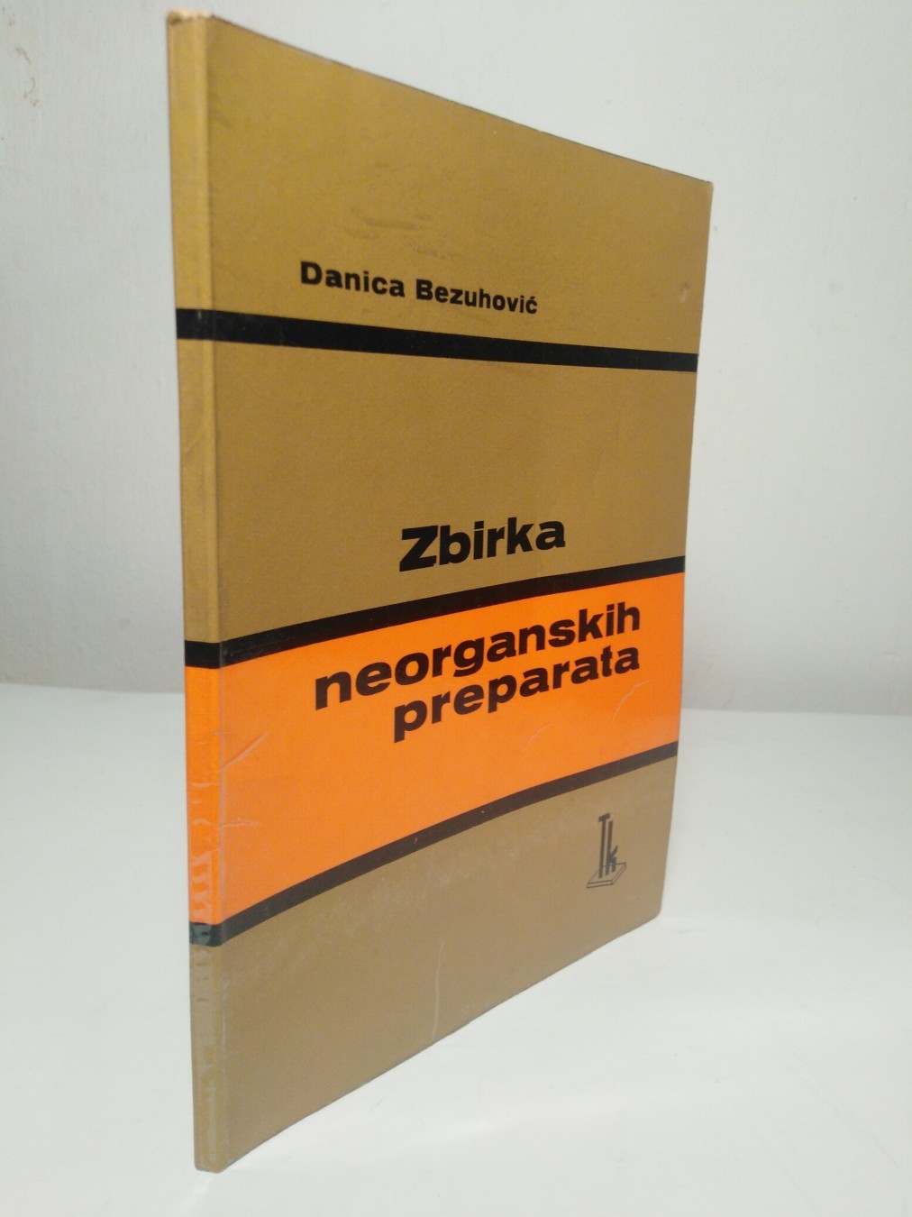 Zbirka neorganskih preparata — Danica Bezuhović