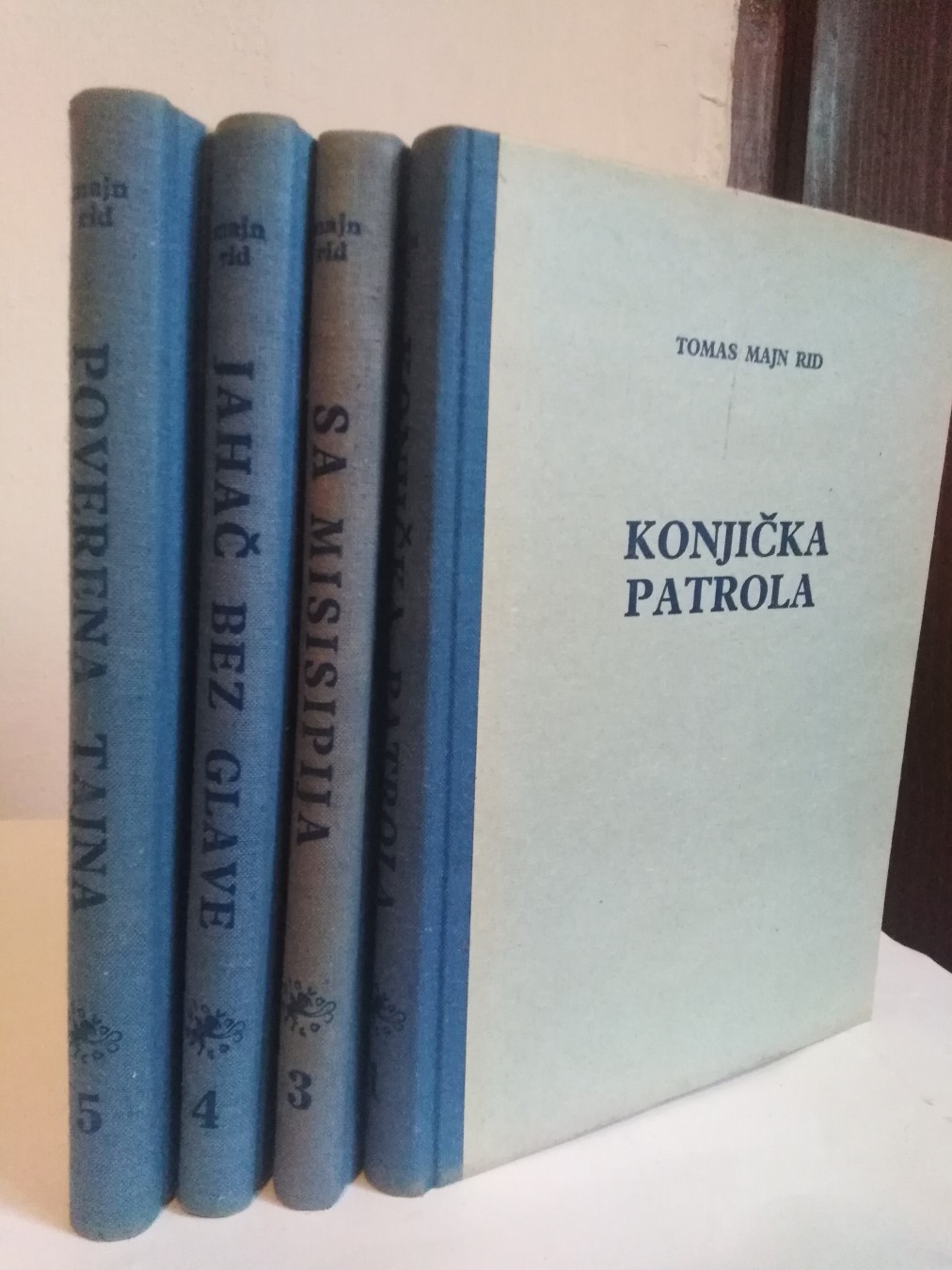 Konjička patrola · Sa Misisipija · Jahač bez glave — Tomas Majn Rid