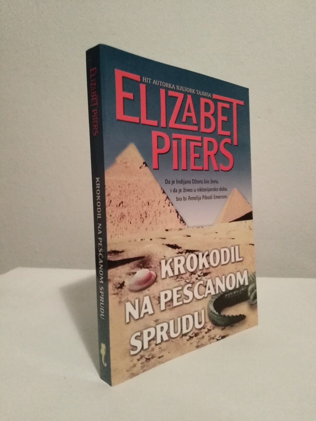 Krokodil na peščanom sprudu — Elizabet Piters
