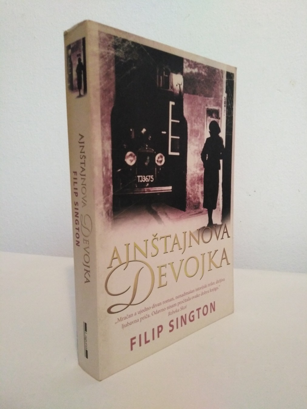 Ajnštajnova devojka — Filip Sington