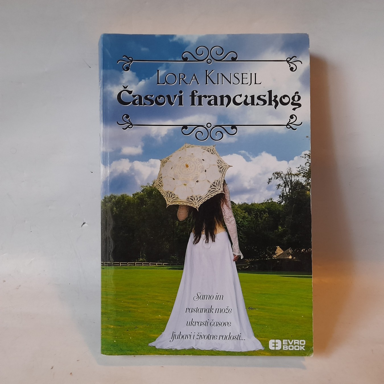 Časovi francuskog — Lora Kinsejl