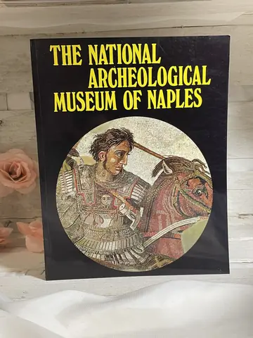 The National Archaeological Museum of Naples, polovna knjiga