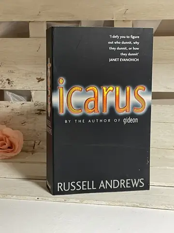 Icarus — Russell Andrews, polovna knjiga