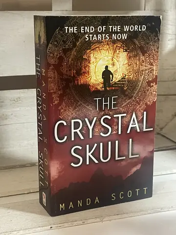 The Crystal Skull — Manda Scott, polovna knjiga