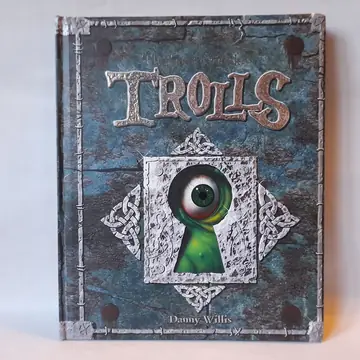 Secret Book of Trolls — Danny Willis, polovna knjiga